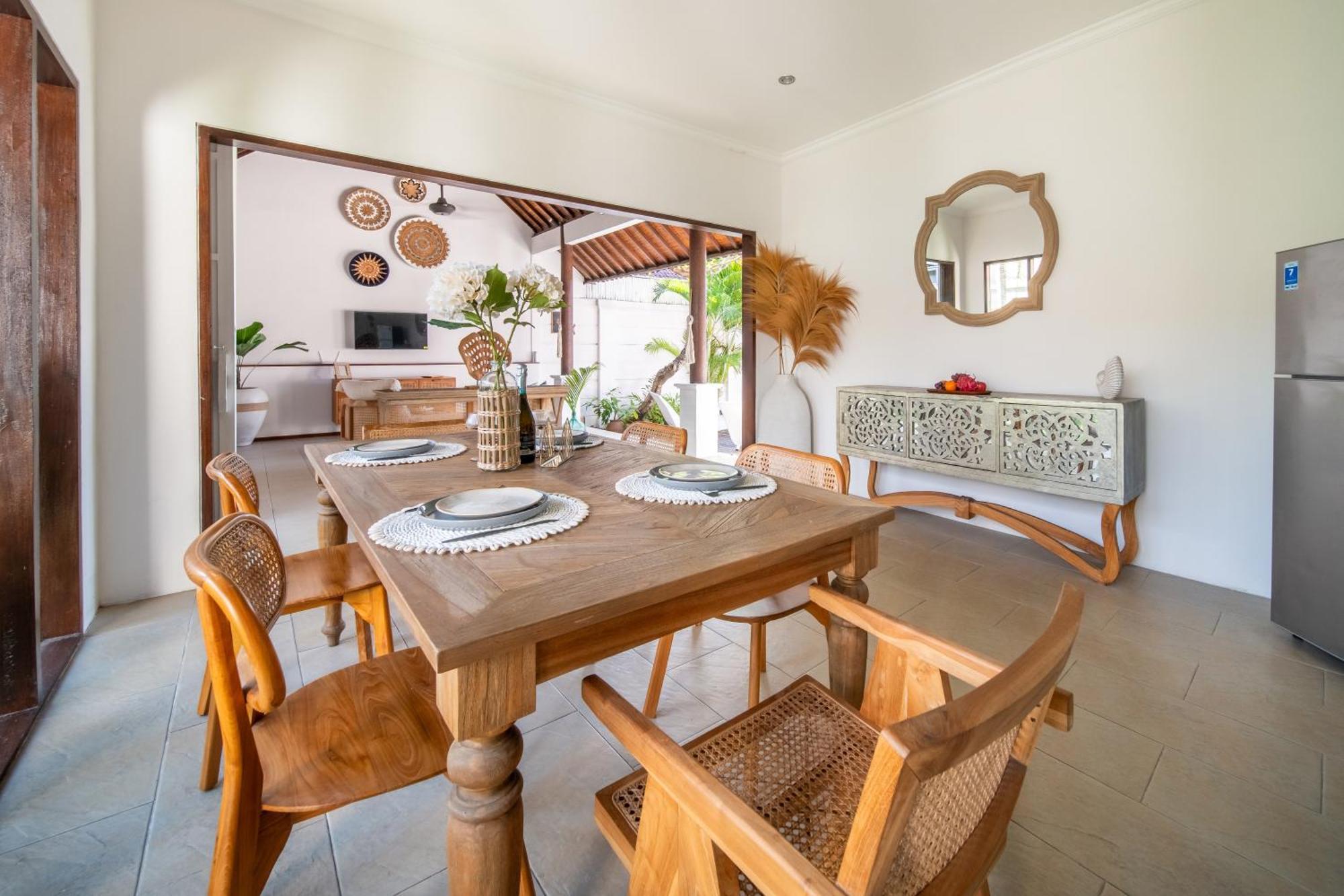 Free Pick-up Balinese Style Tropical Private Pool With 2 Bedrooms