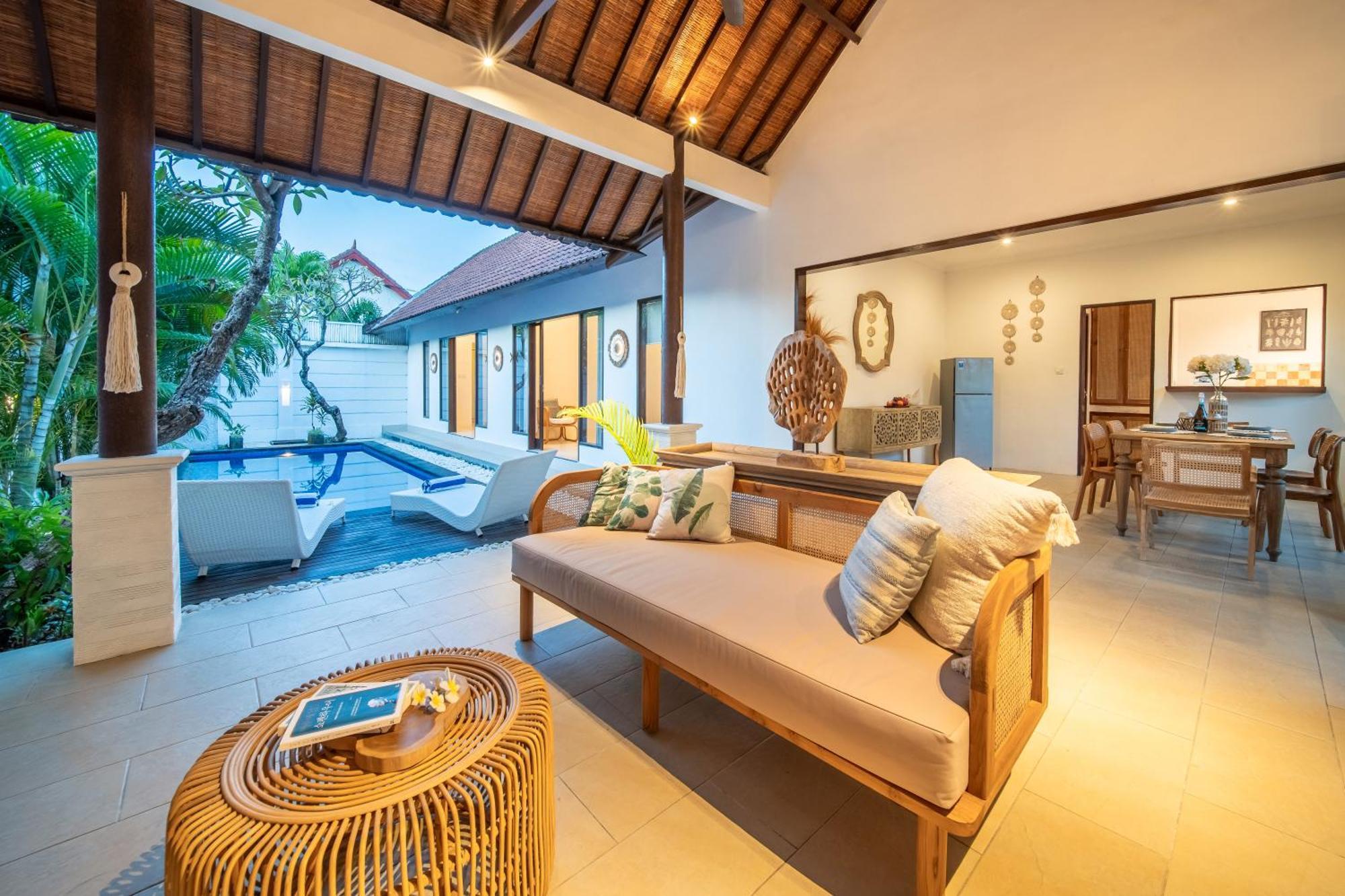 Free Pick-up Balinese Style Tropical Private Pool With 2 Bedrooms Villa Seminyak (Bali)
