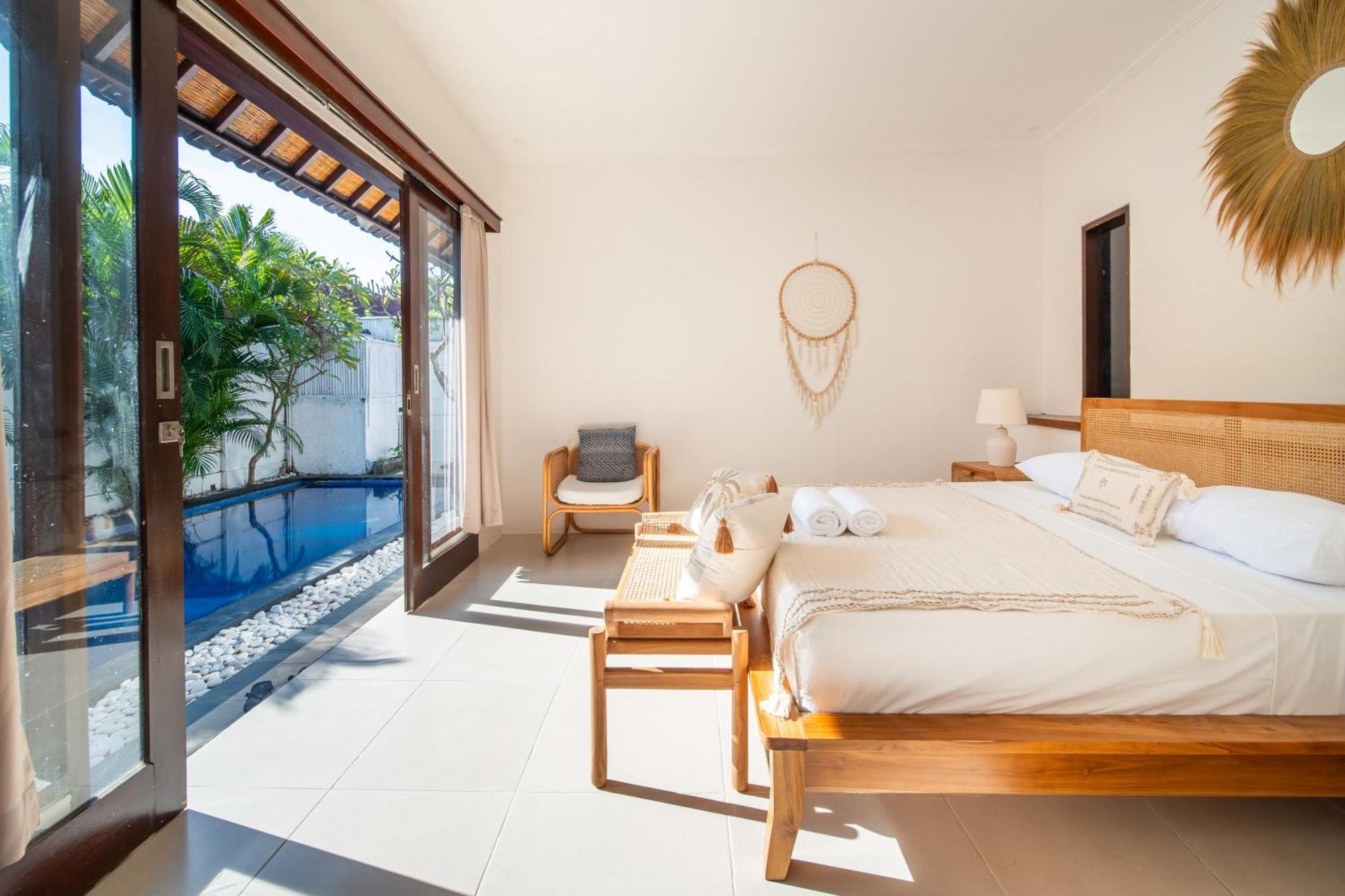 Free Pick-up Balinese Style Tropical Private Pool With 2 Bedrooms Villa Seminyak (Bali)