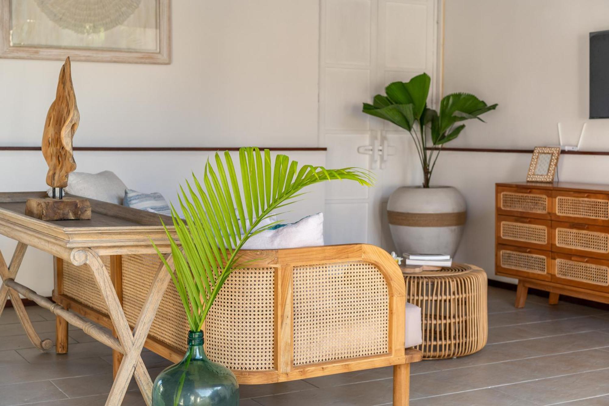 Free Pick-up Balinese Style Tropical Private Pool With 2 Bedrooms Villa
