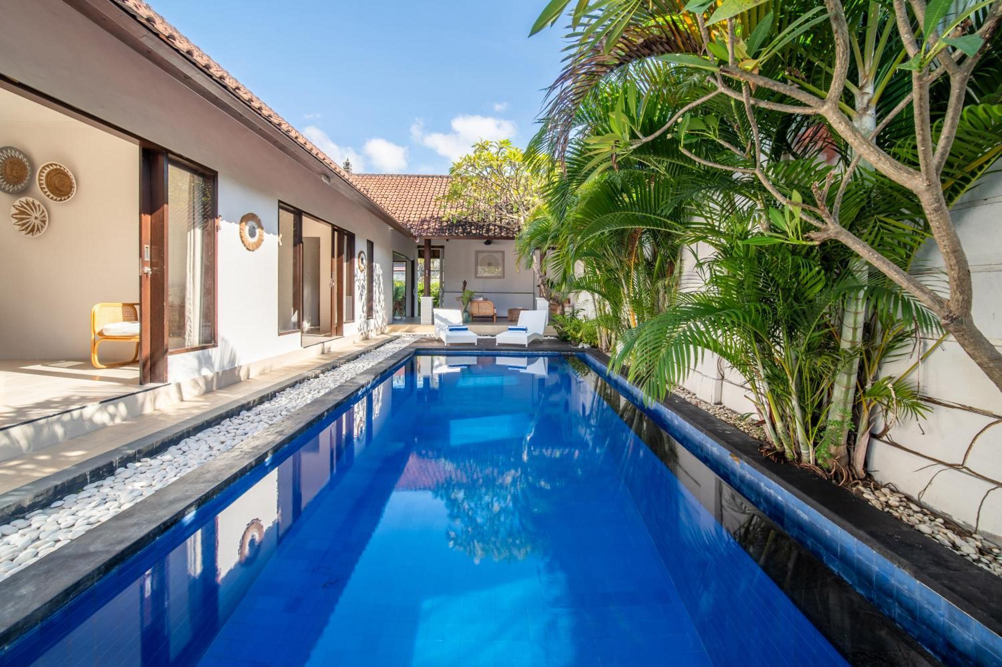 Free Pick-up Balinese Style Tropical Private Pool With 2 Bedrooms Seminyak (Bali)