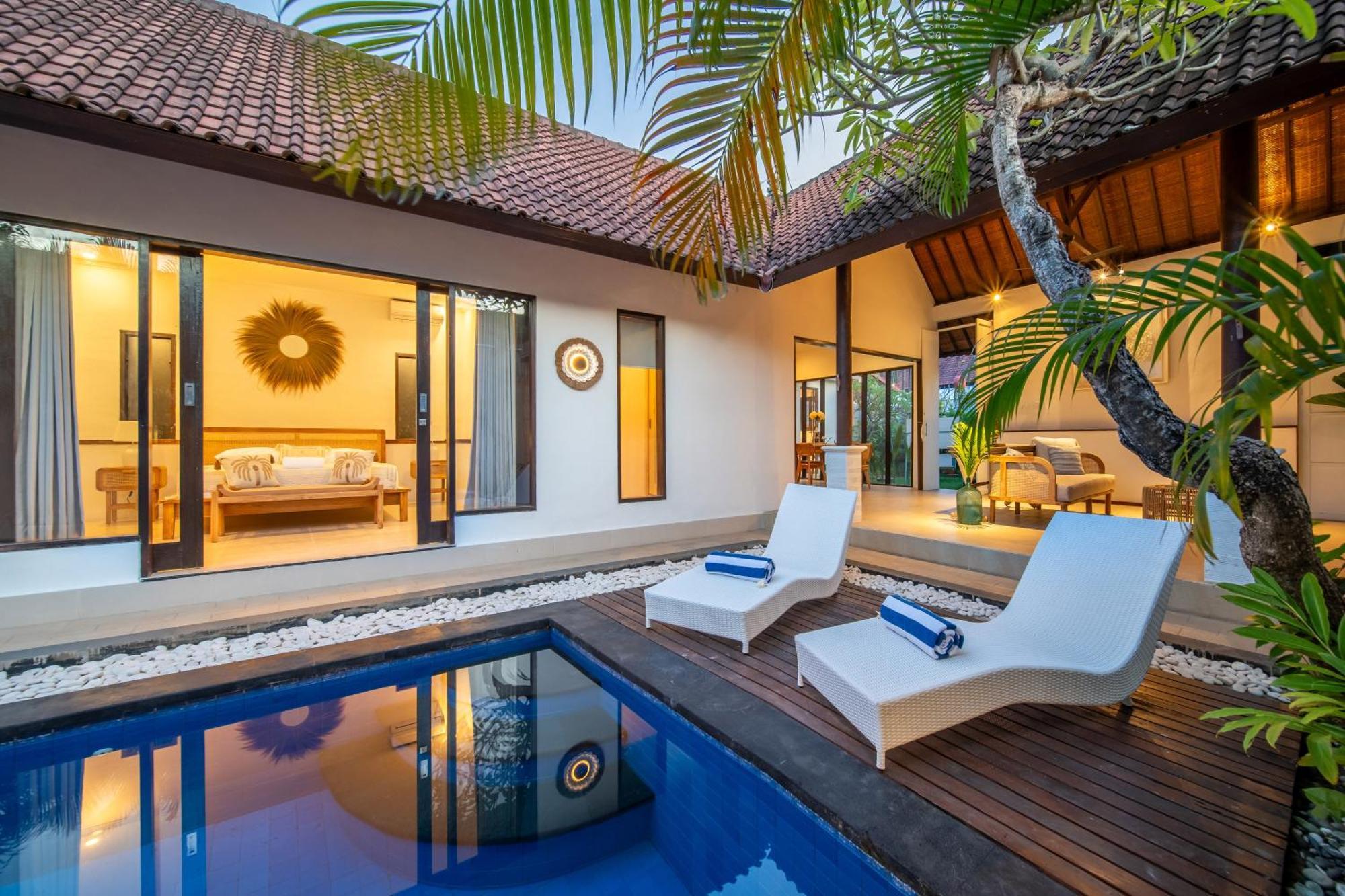 Free Pick-up Balinese Style Tropical Private Pool With 2 Bedrooms Seminyak (Bali)