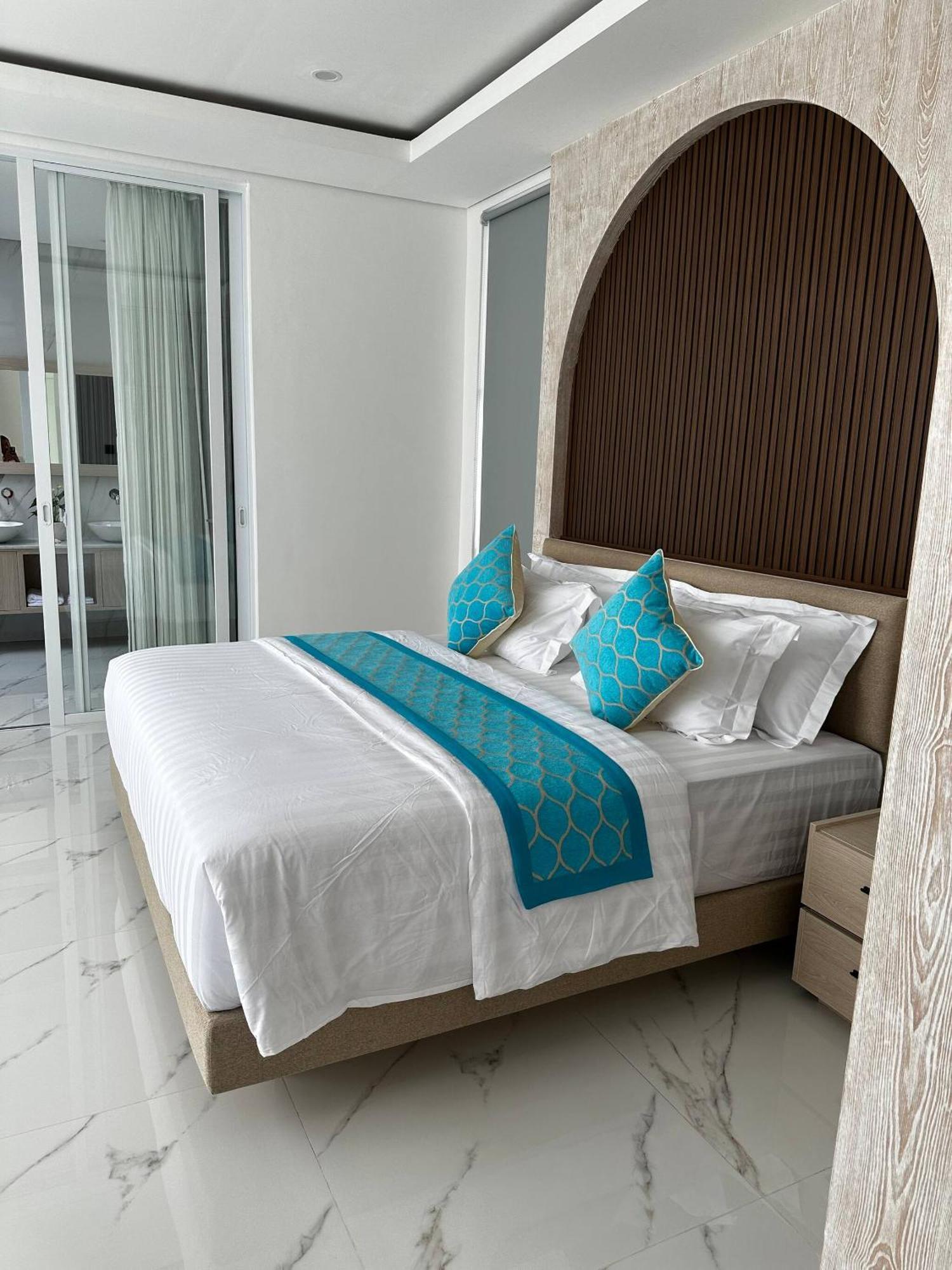 Newly Built Na Bali * Seminyak (Bali)