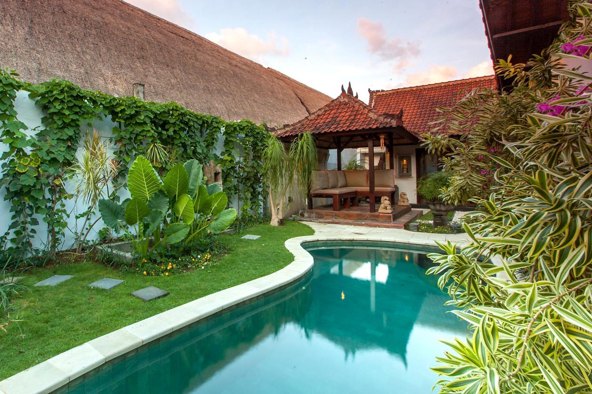 Villa Intimate In