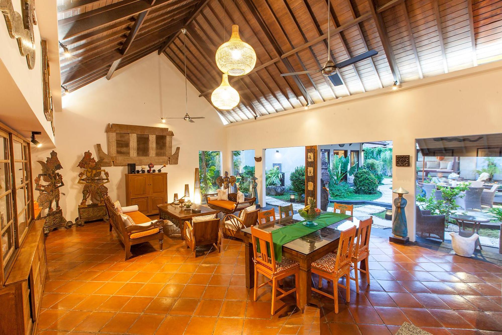 Villa Intimate In *