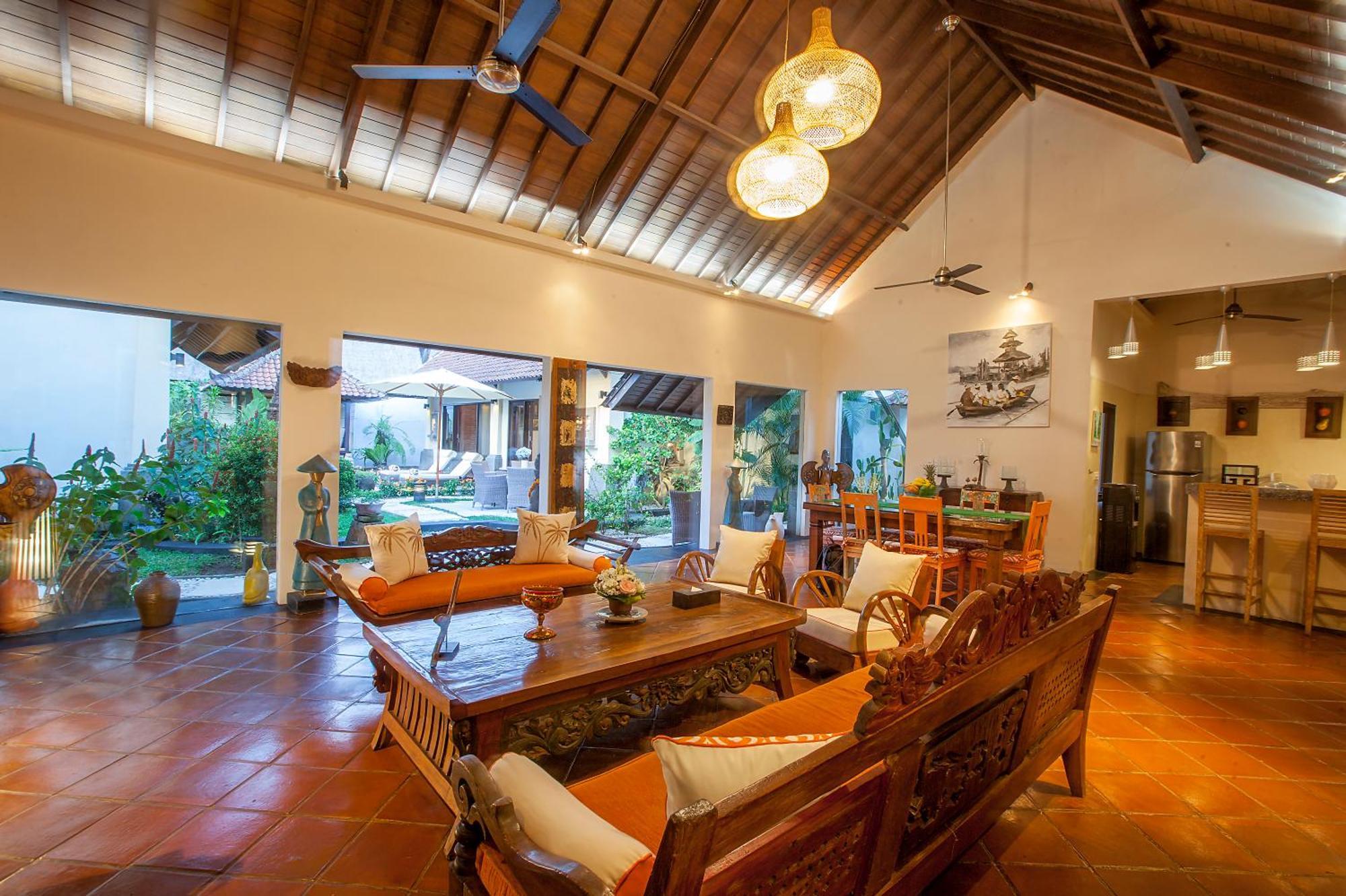 Intimate In Villa