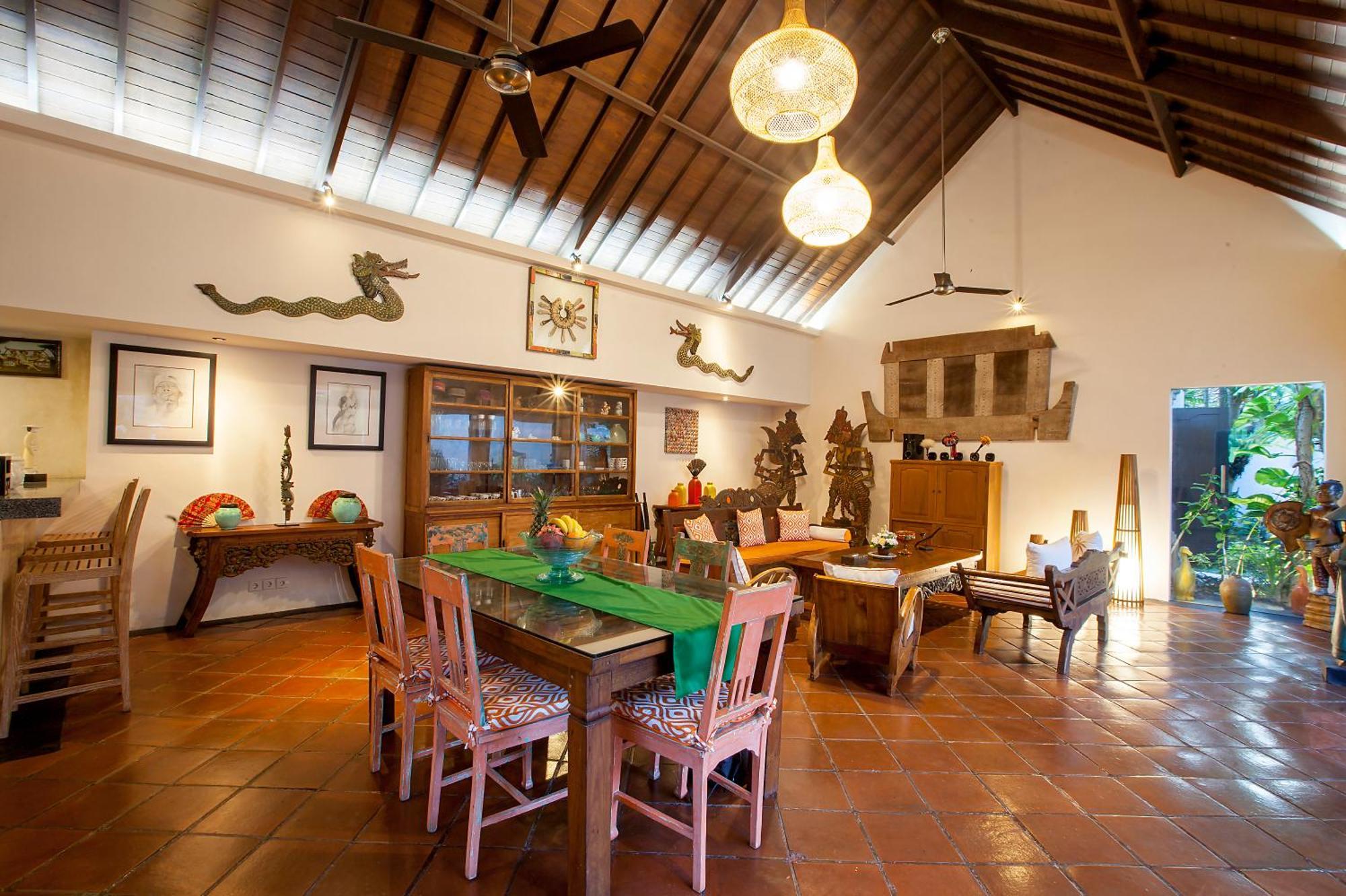 Villa Intimate In *