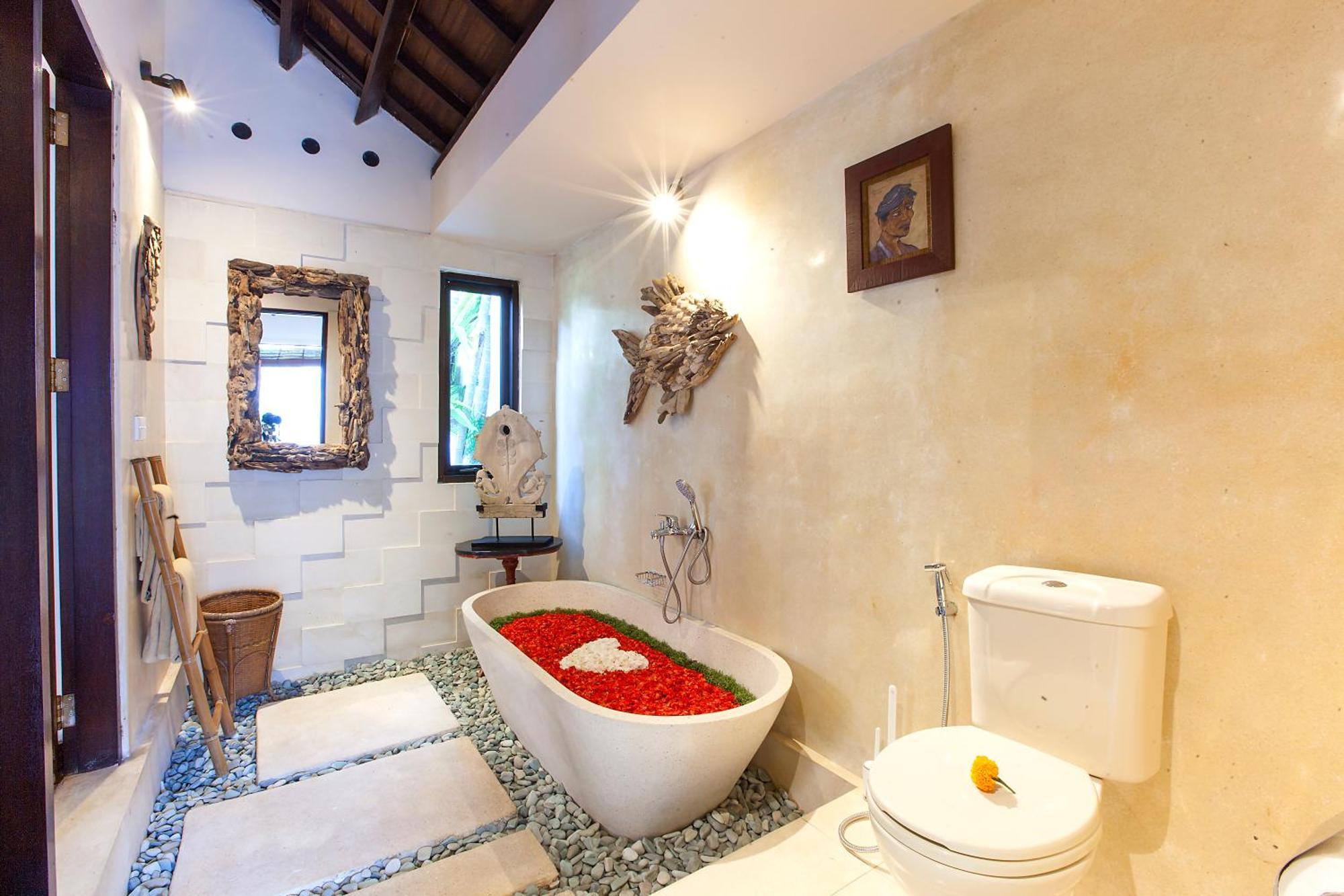 Intimate In Villa Seminyak (Bali)