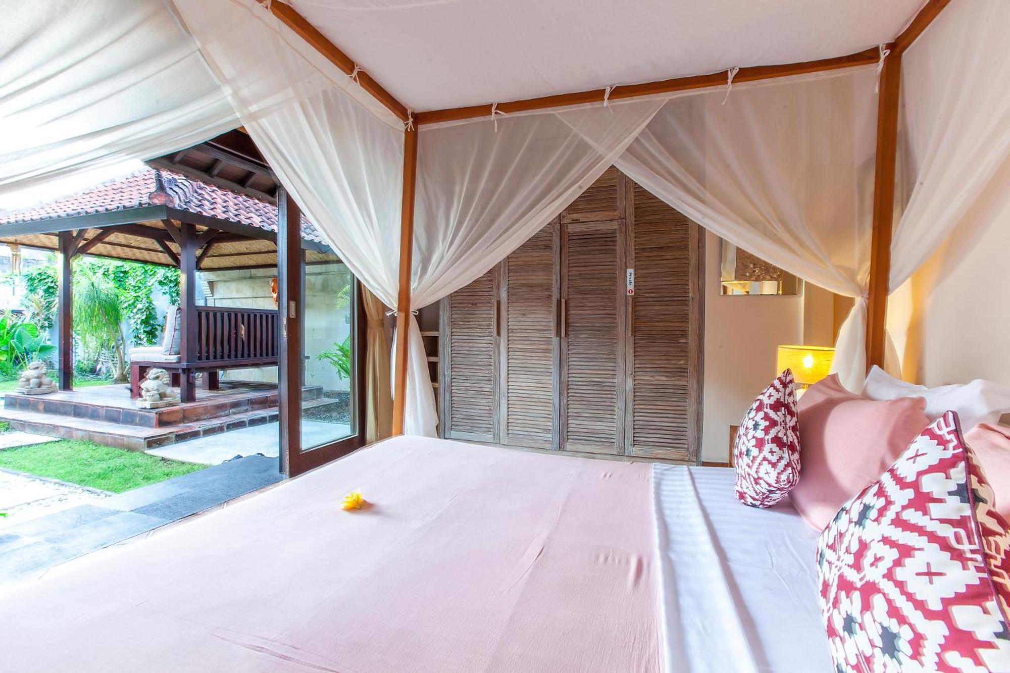 Intimate In Seminyak (Bali)