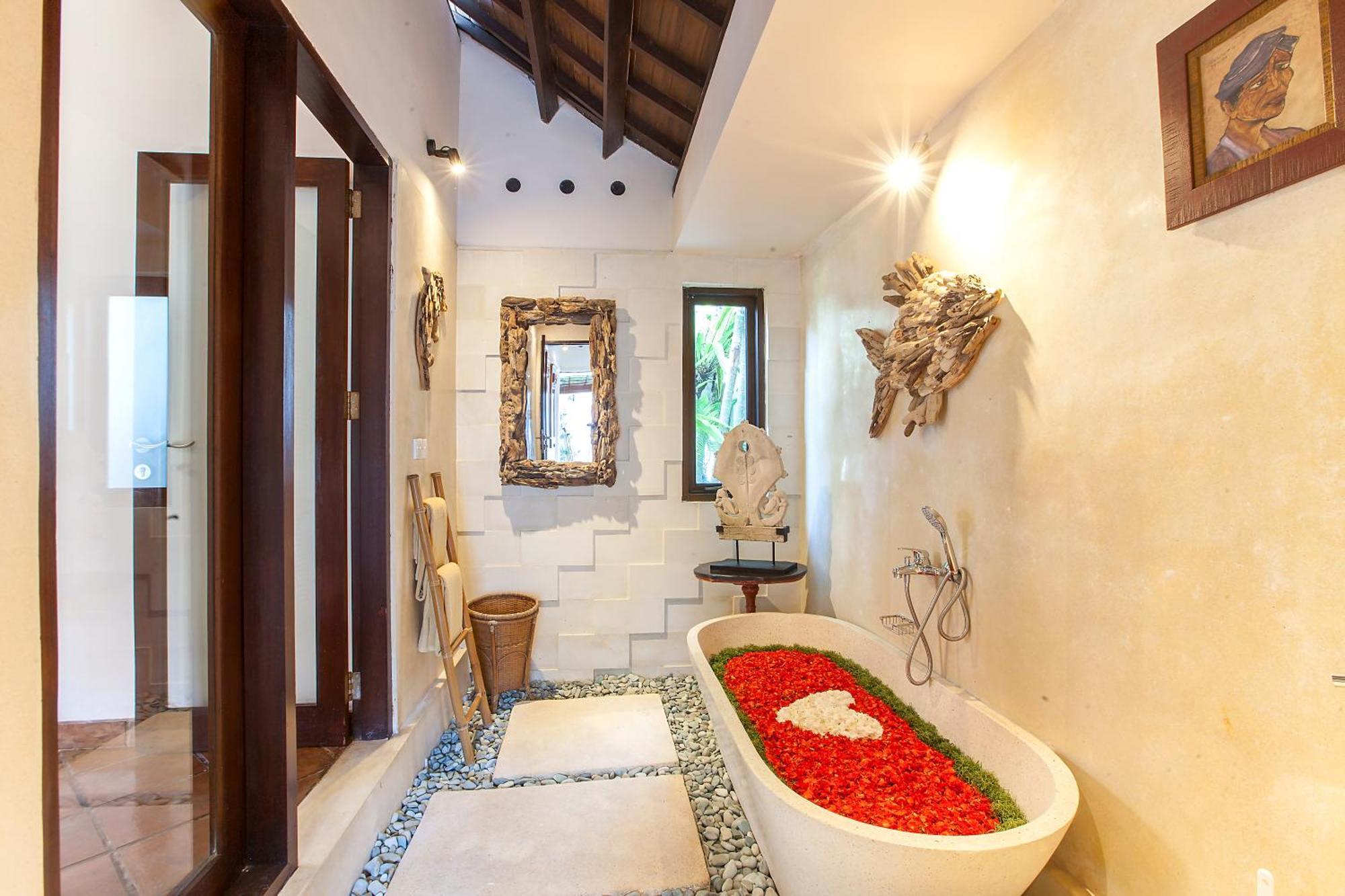 Intimate In Seminyak (Bali)