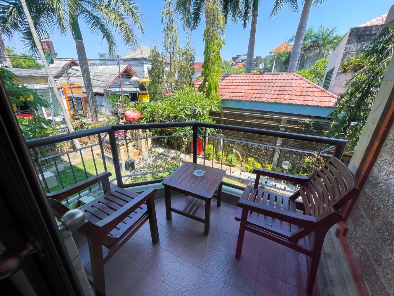 Inside Walking Distance To The Apartment