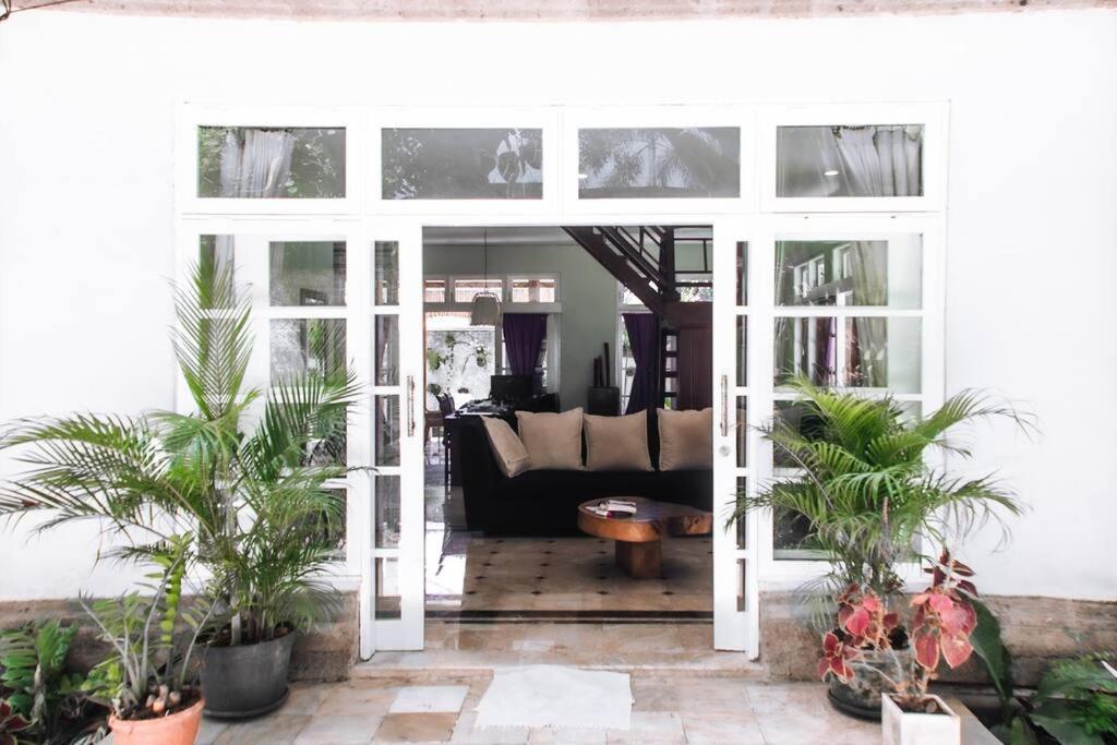 2 Bed With Pool, Big Garden,