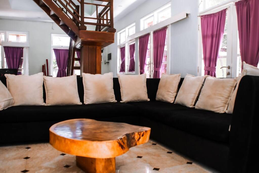 Villa 2 Bed With Pool, Big Garden, Seminyak (Bali)