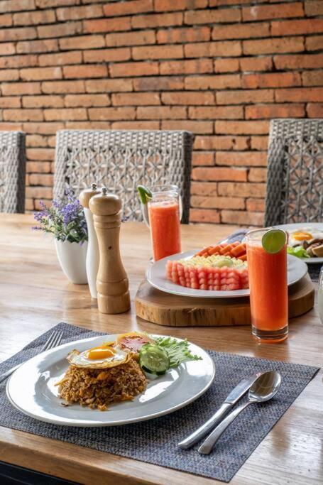 Yang Tao 5, Boutique 3-bdr Heart Of Seminyak (Bali)