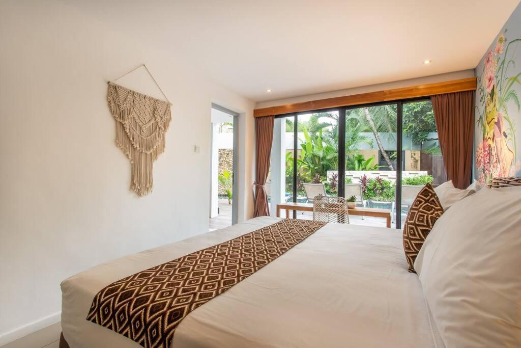 Yang Tao 5, Boutique 3-bdr Heart Of Seminyak (Bali)