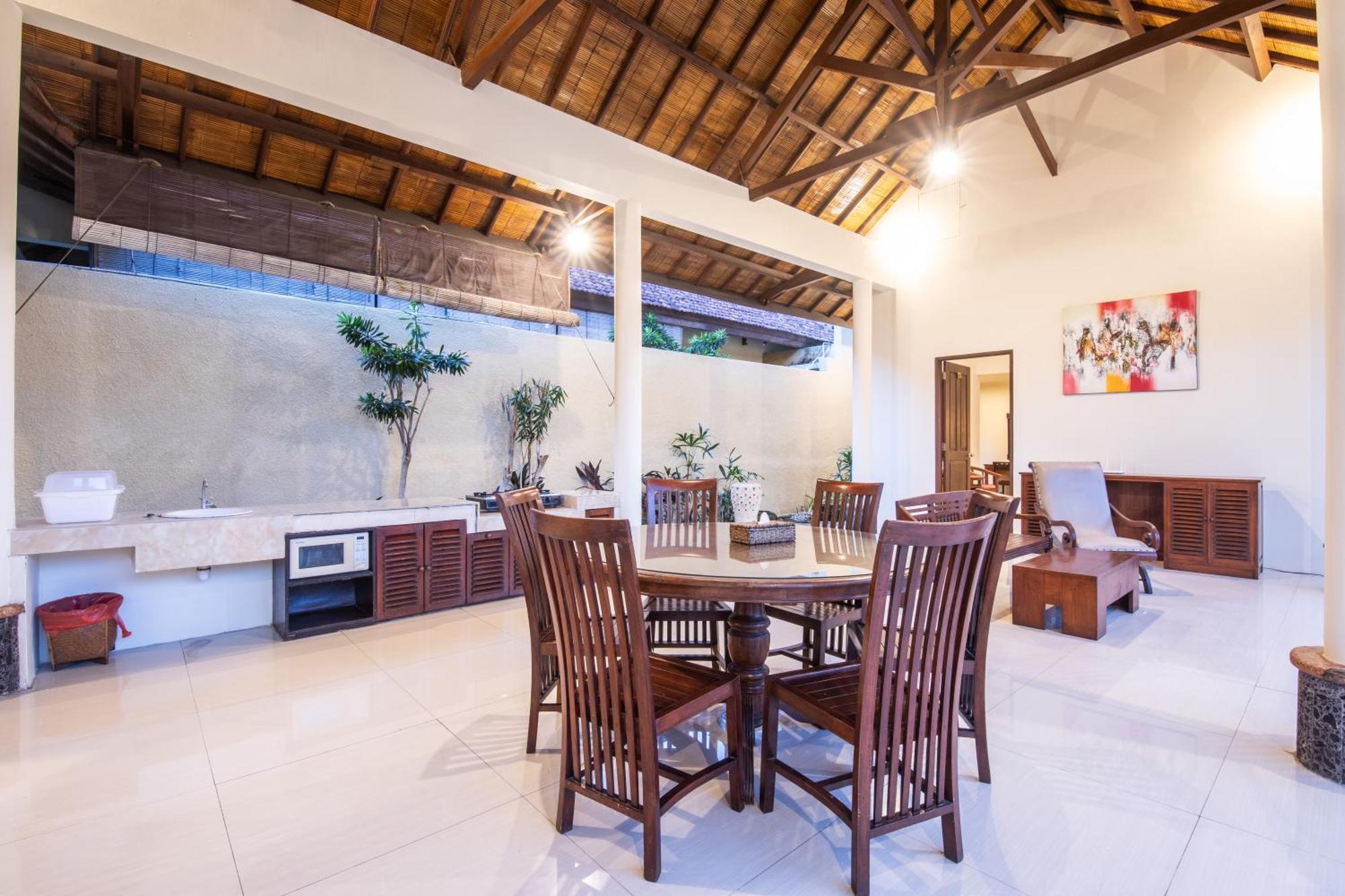 Villa 10-bedrooms Private Pool Saraswati Bali Seminyak (Bali)