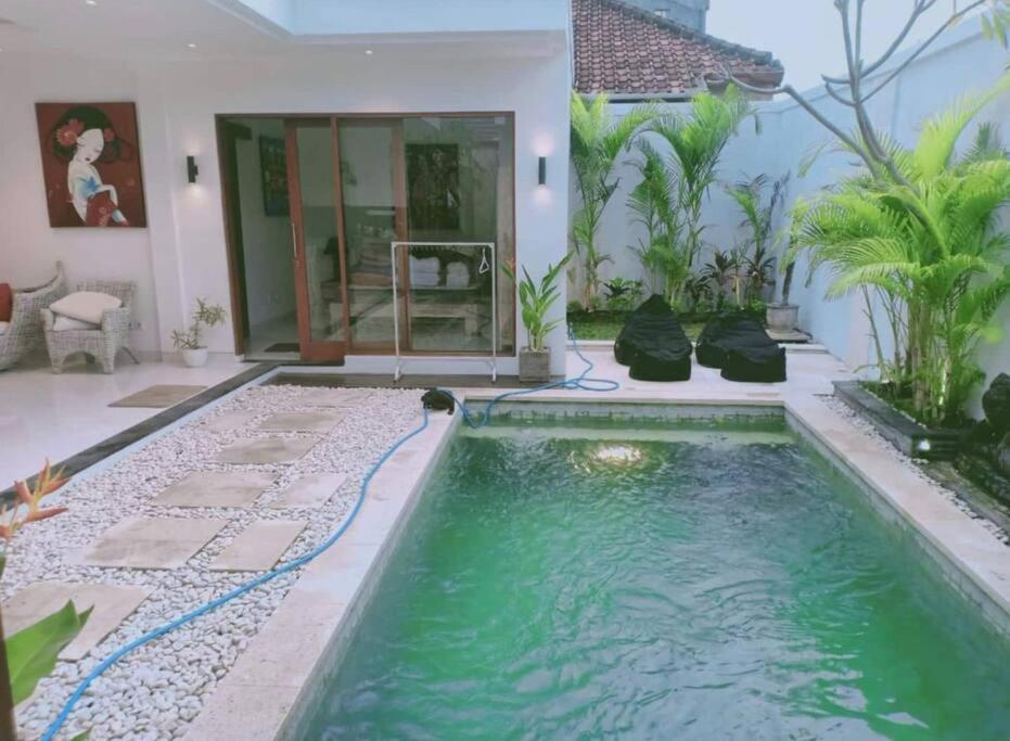 Villa Umara 2 Kerobokan Close To