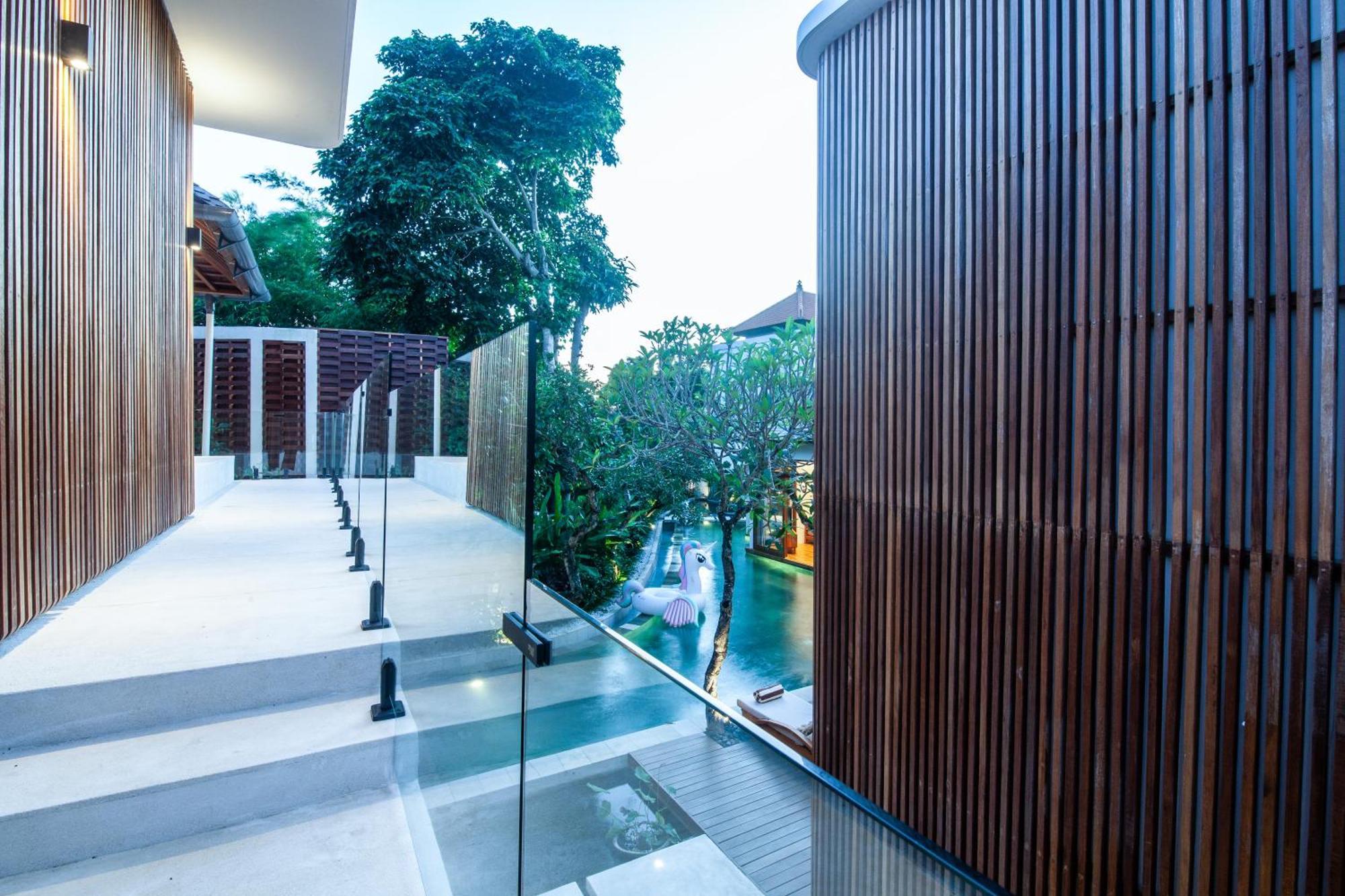 Paya Paya Luxury Near Beach-potato Head Villa Seminyak (Bali)