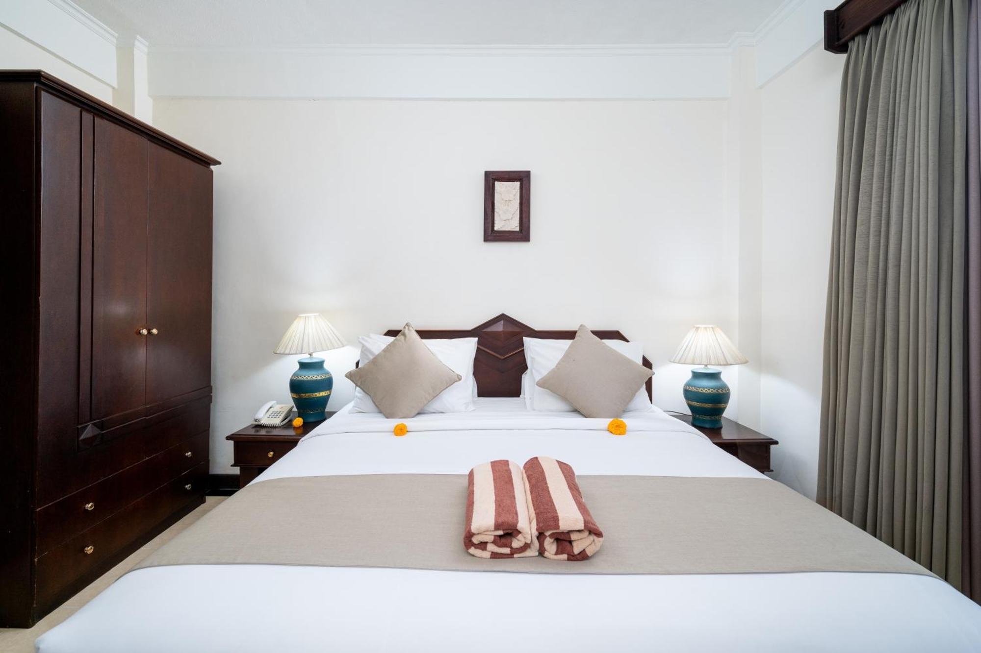 Inside Walking Distance To The Apartment Seminyak (Bali)