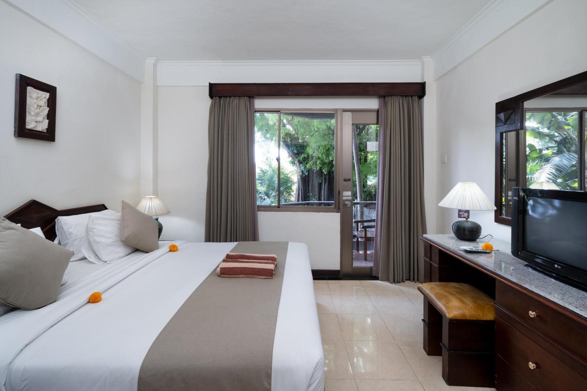 Inside Walking Distance To The Seminyak (Bali)