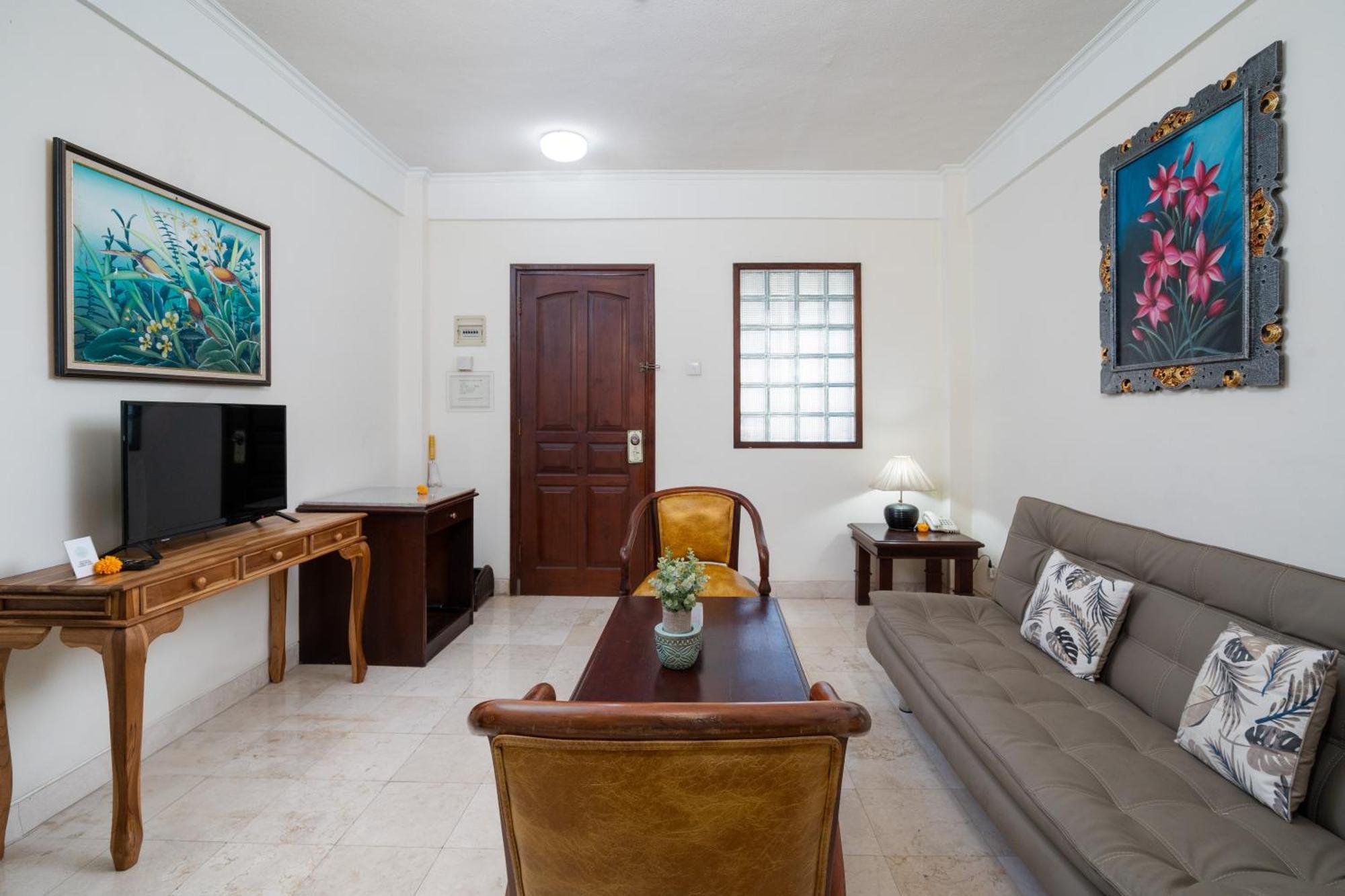 Inside Walking Distance To The Apartment