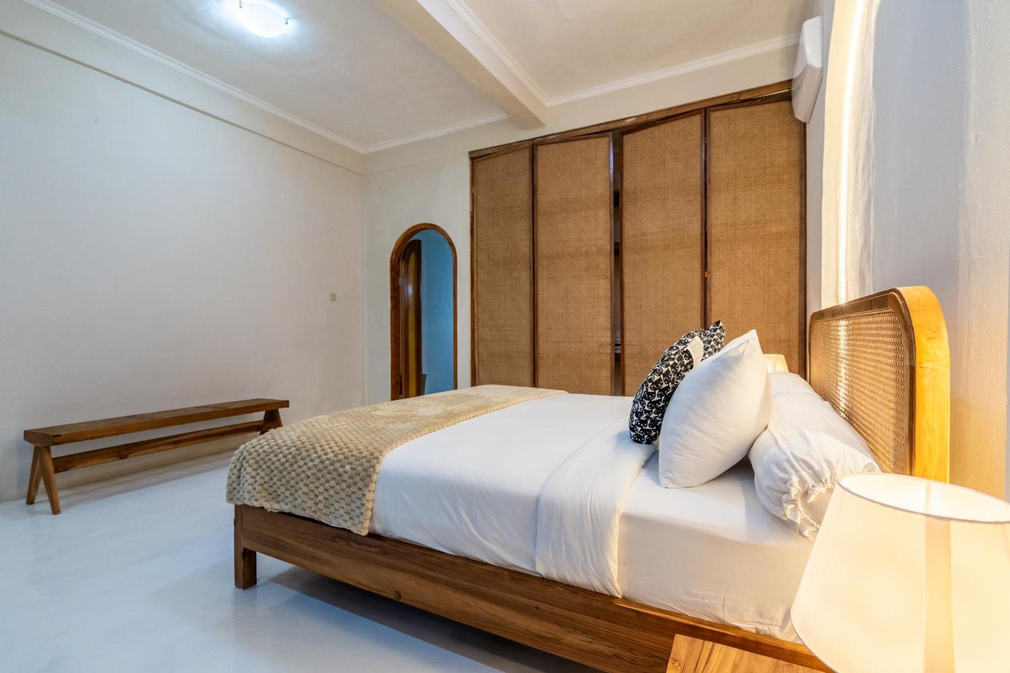 Villa Apollo - 4br Private In Seminyak (Bali)