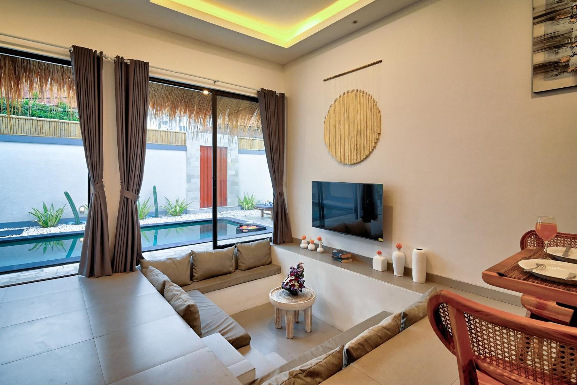 Esha Iii Villa