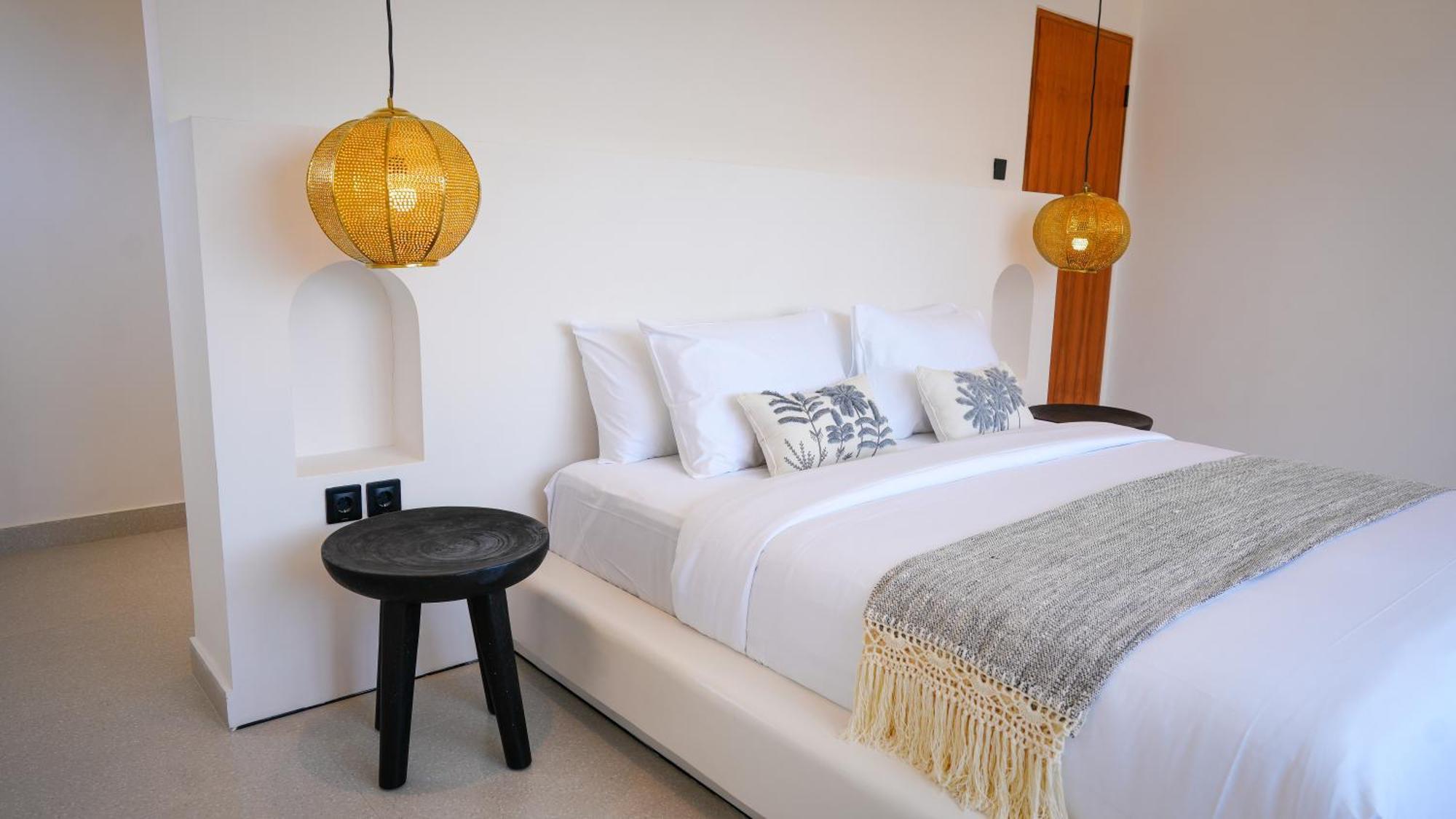 Miko Seminyak (Bali)
