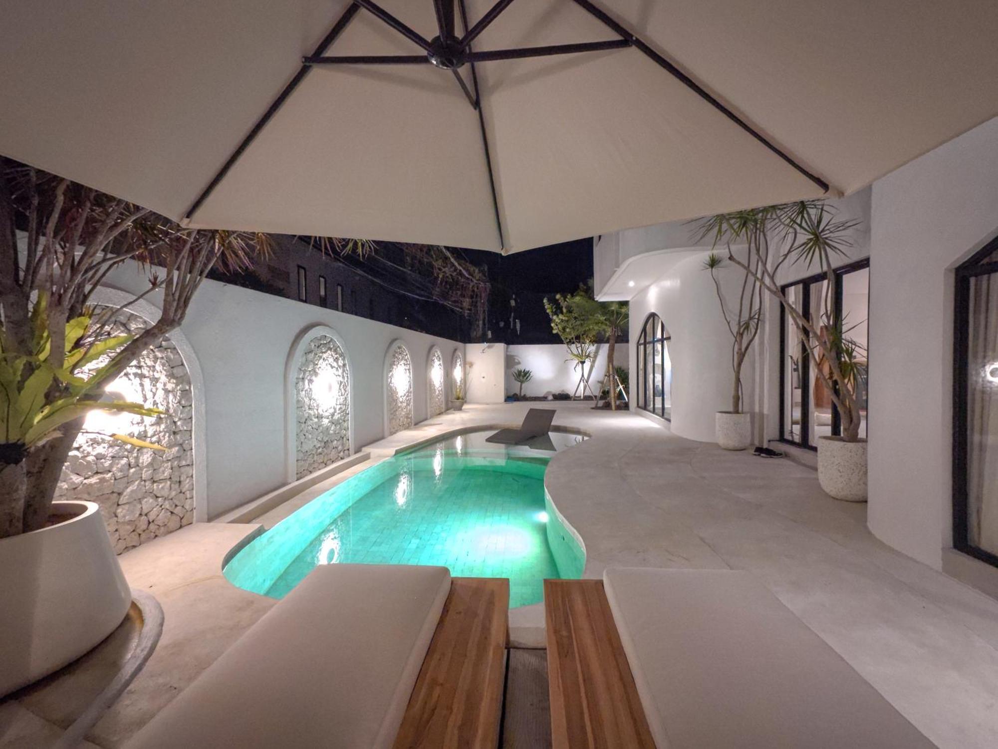 Villa Miko Seminyak (Bali)