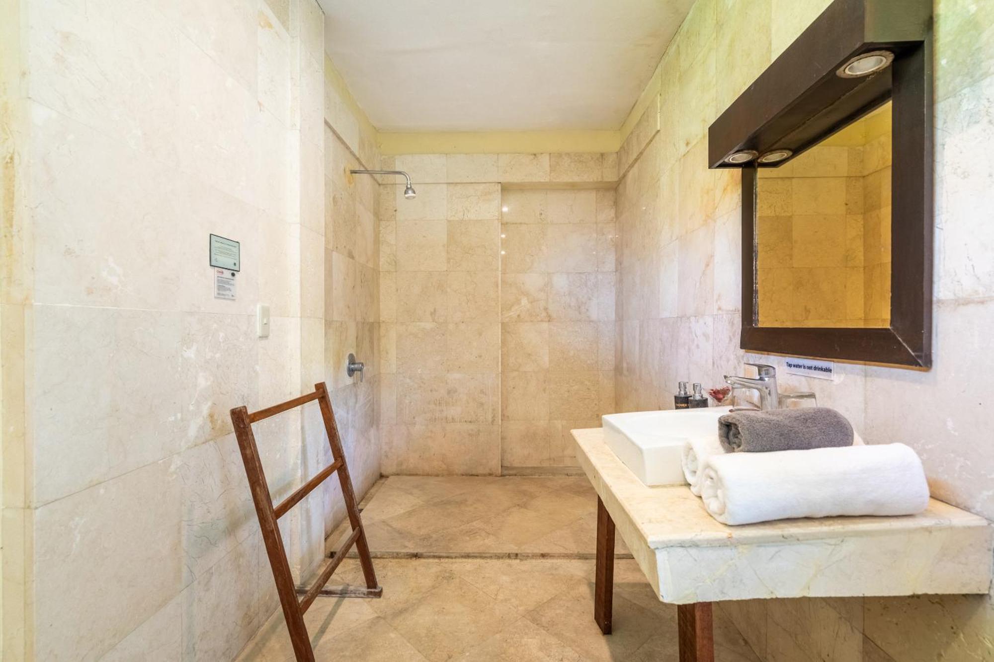 Cometa 4br Private Pool Luxury Seminyak (Bali)