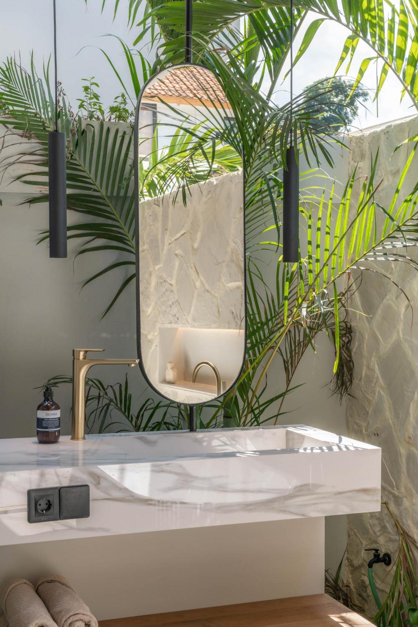 Vaya - Luxe & Stylish 3br Just Steps From The Villa Seminyak (Bali)