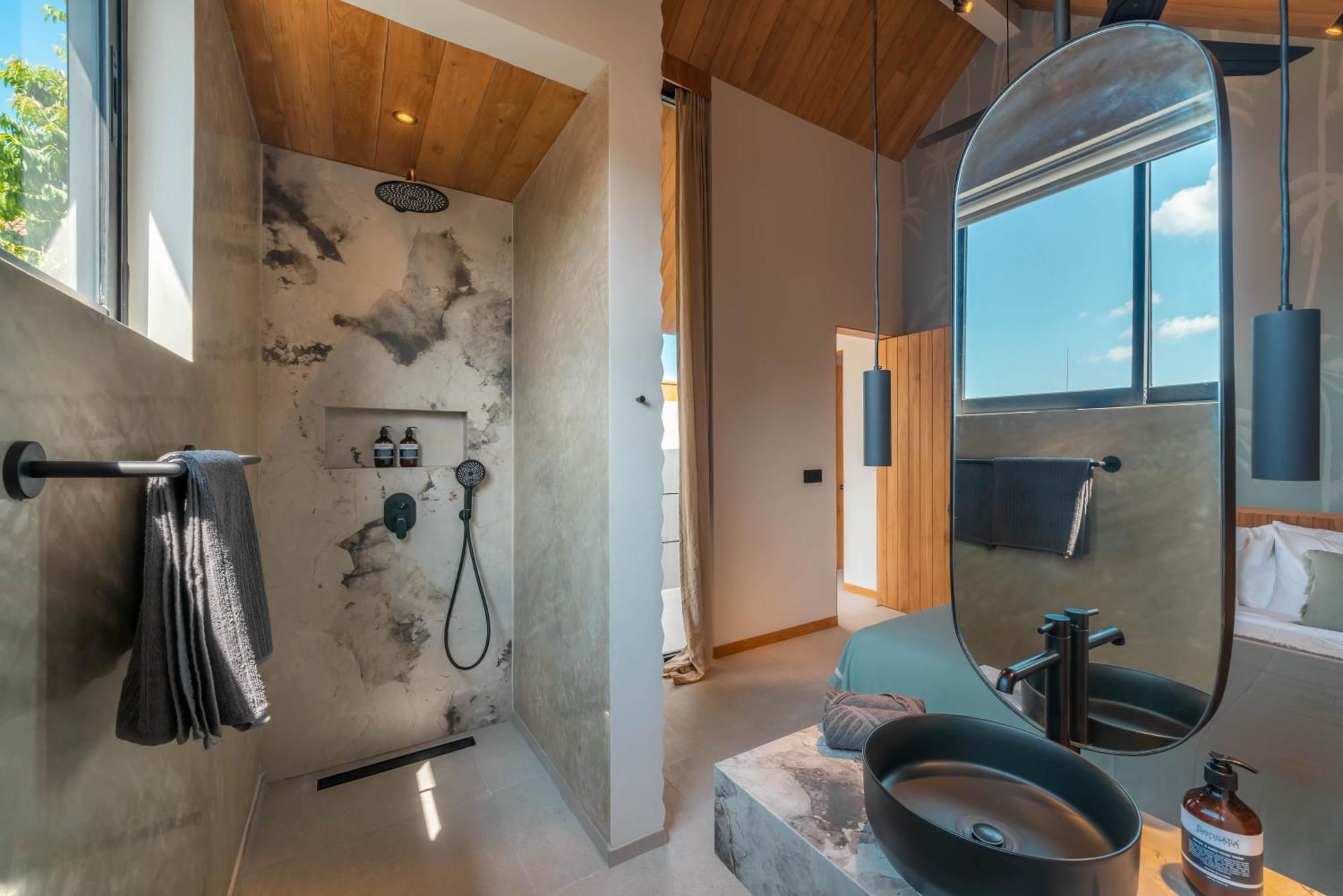 Vaya - Luxe & Stylish 3br Just Steps From The * Seminyak (Bali)