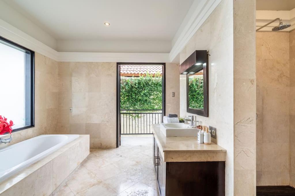 Cometa Prime 3br Private Pool Luxury Villa *