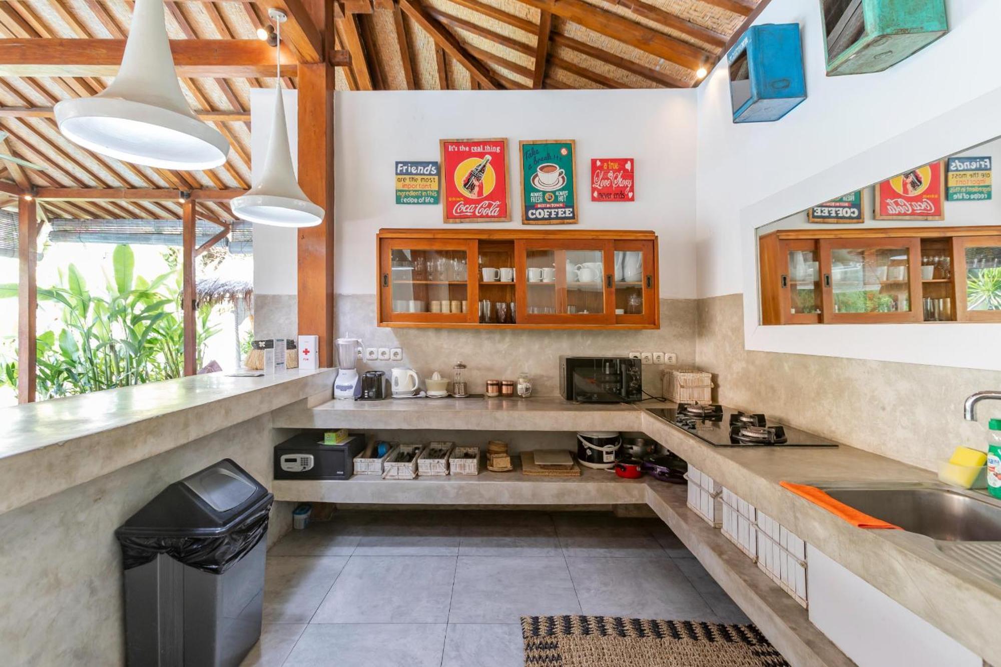Sukacita - Family Friendly 4br Eat Street 900m Walk To Villa *