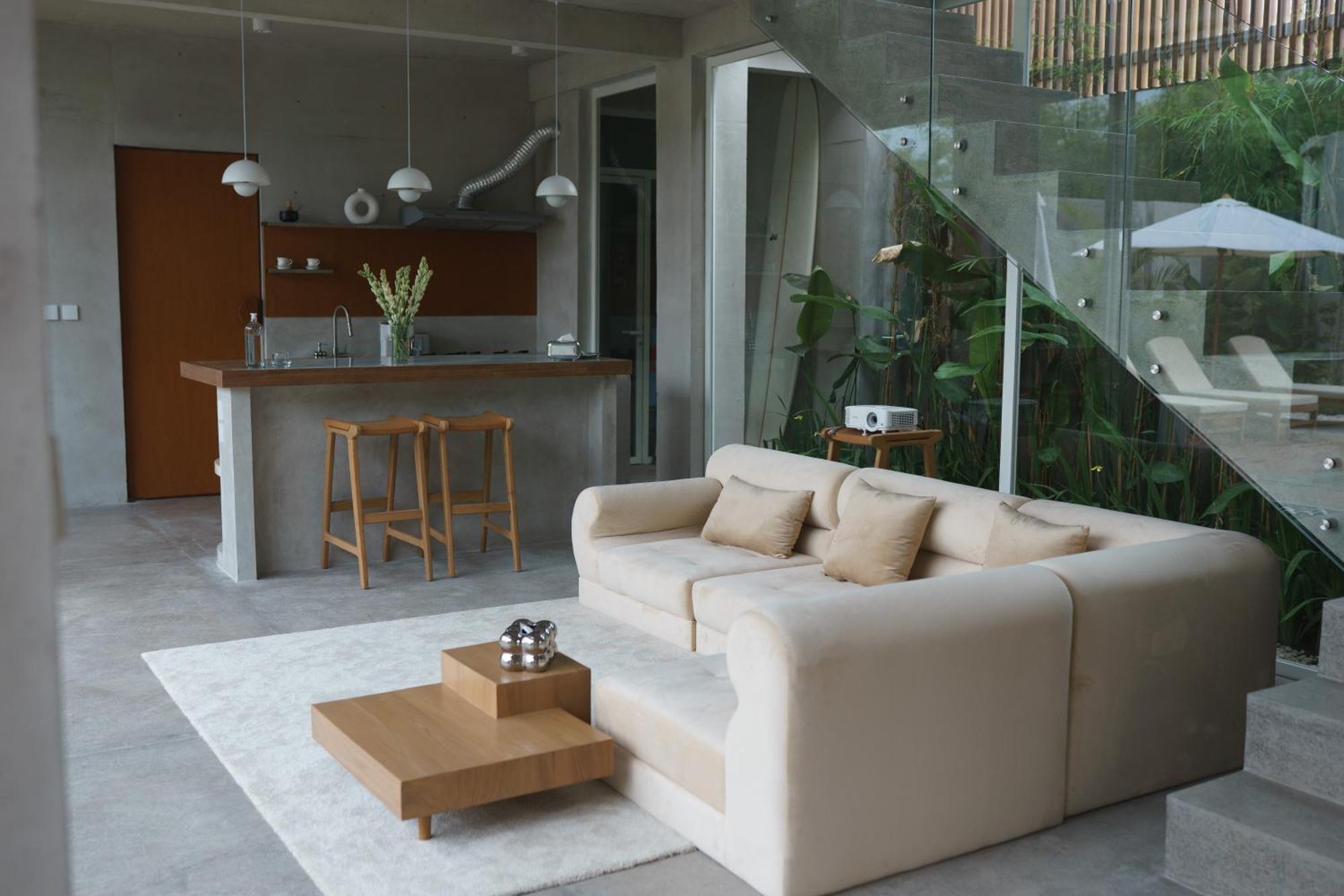 Designer Luxe Pool & Garden Villa! Rooftop, Ricefields, 10mins - Canggu Villa