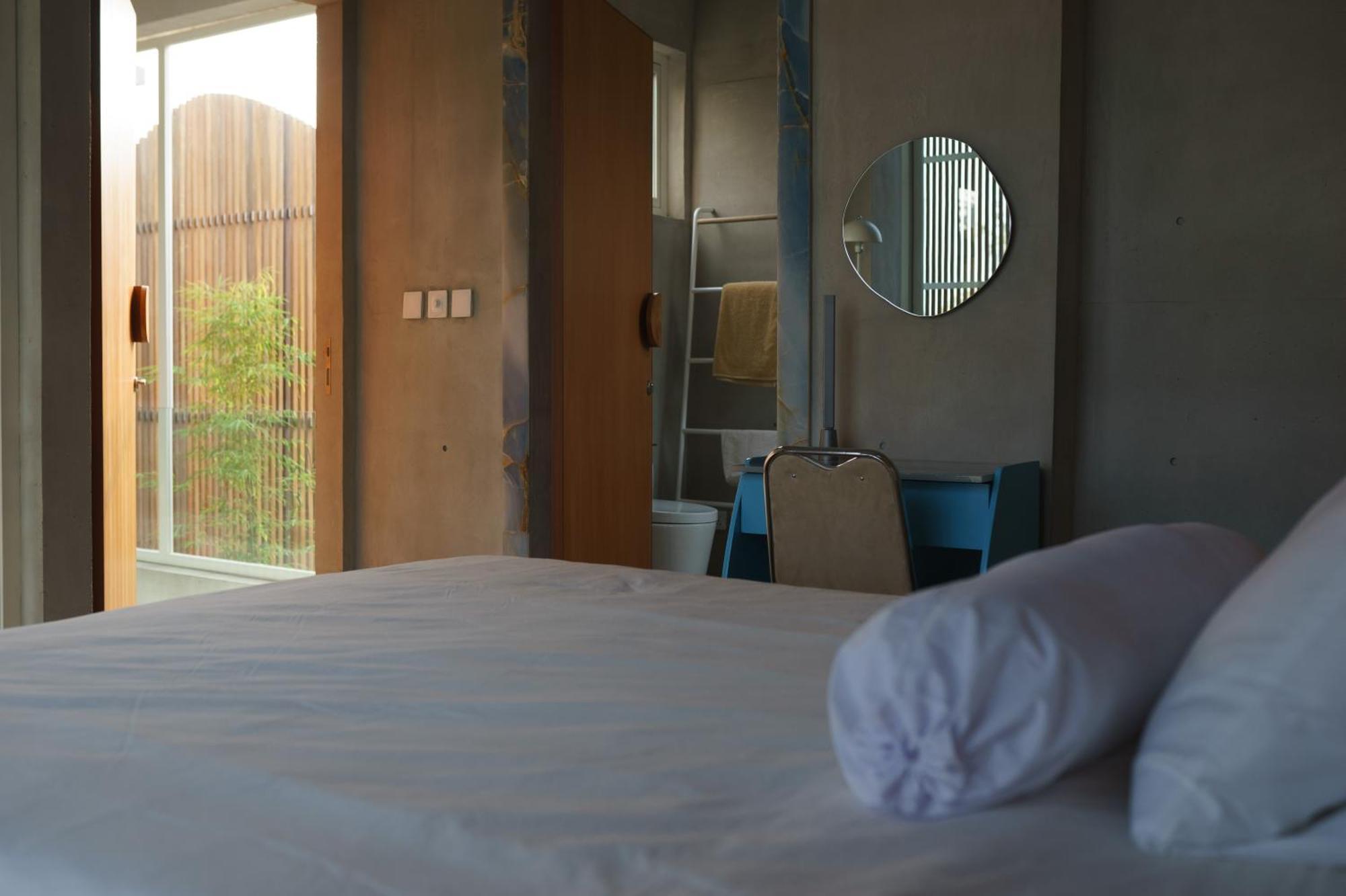 Designer Luxe Pool & Garden Villa! Rooftop, Ricefields, 10mins - Canggu Villa *