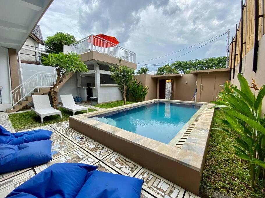 Family With Private Pool In Villa