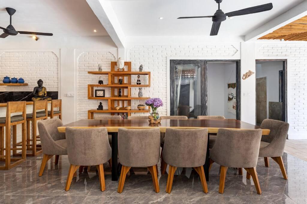 Villa Julietta, 4 Bedroom In The Heart Of Seminyak (Bali)