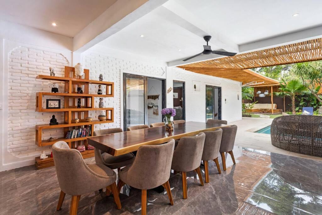Julietta, 4 Bedroom In The Heart Of * Seminyak (Bali)