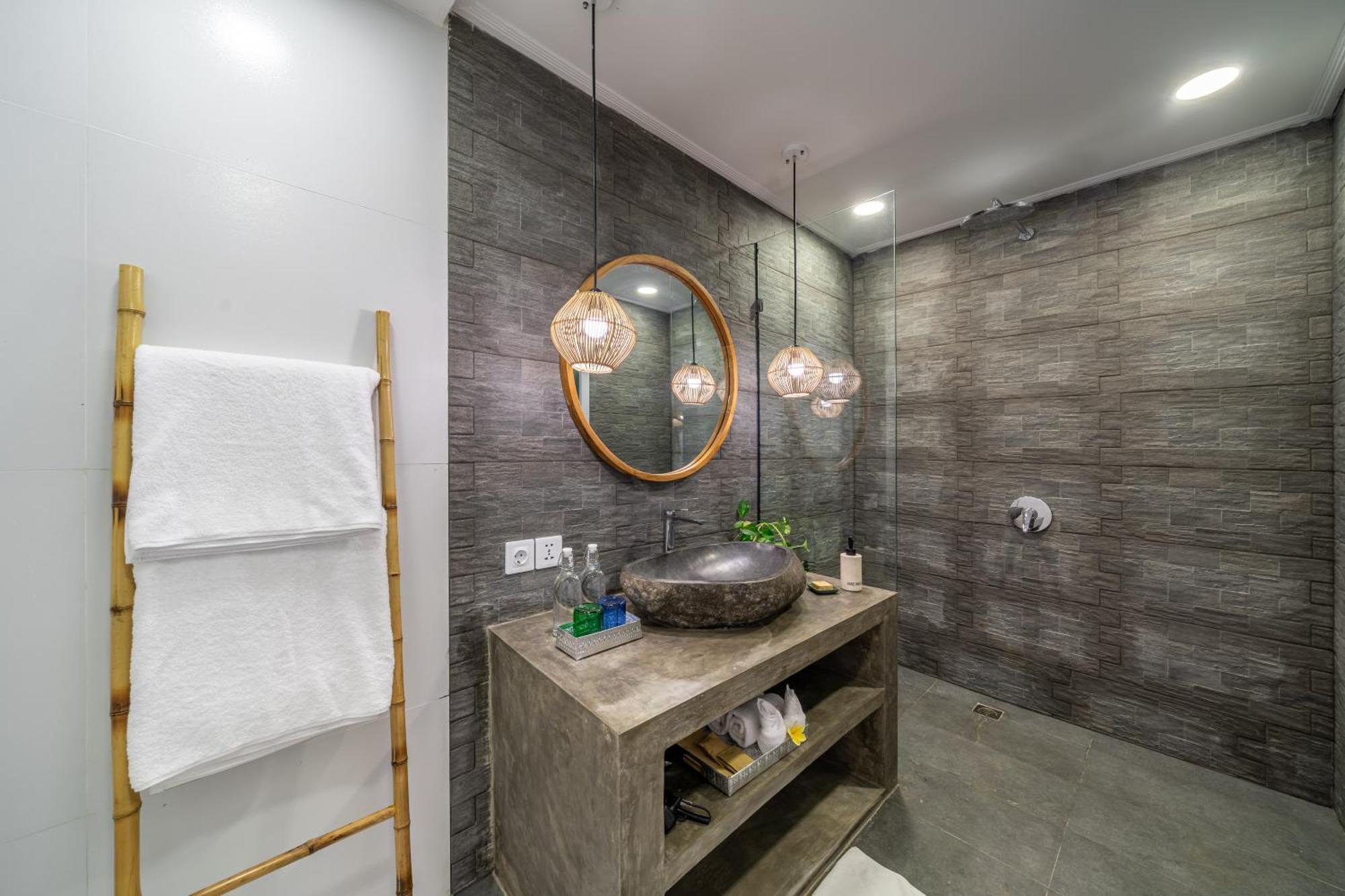 The Hepburn Stylish Single Room Guesthouse With Shared Pool 900M From Seminyak Beach Guest house *