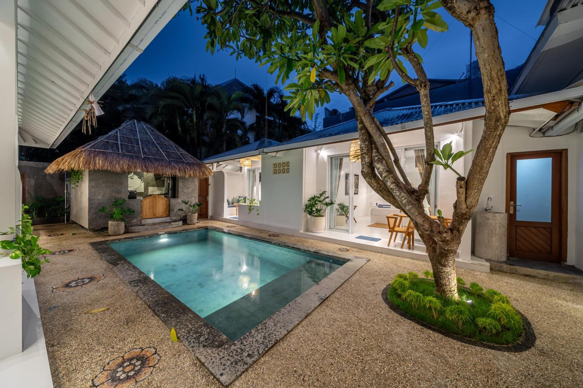 The Hepburn Stylish Single Room Guesthouse With Shared Pool 900M From Seminyak Beach Guest house