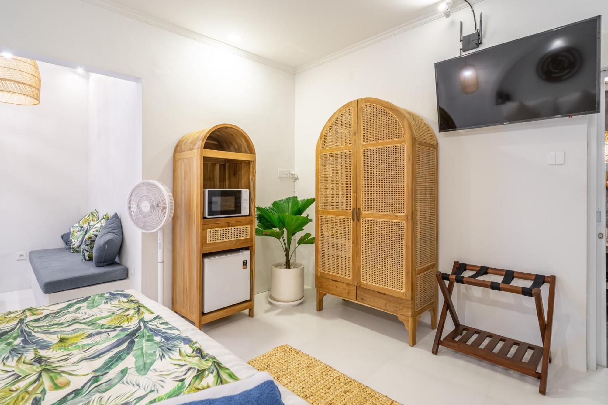 The Hepburn Stylish Single Room Guesthouse With Shared Pool 900M From Seminyak Beach * Seminyak (Bali)