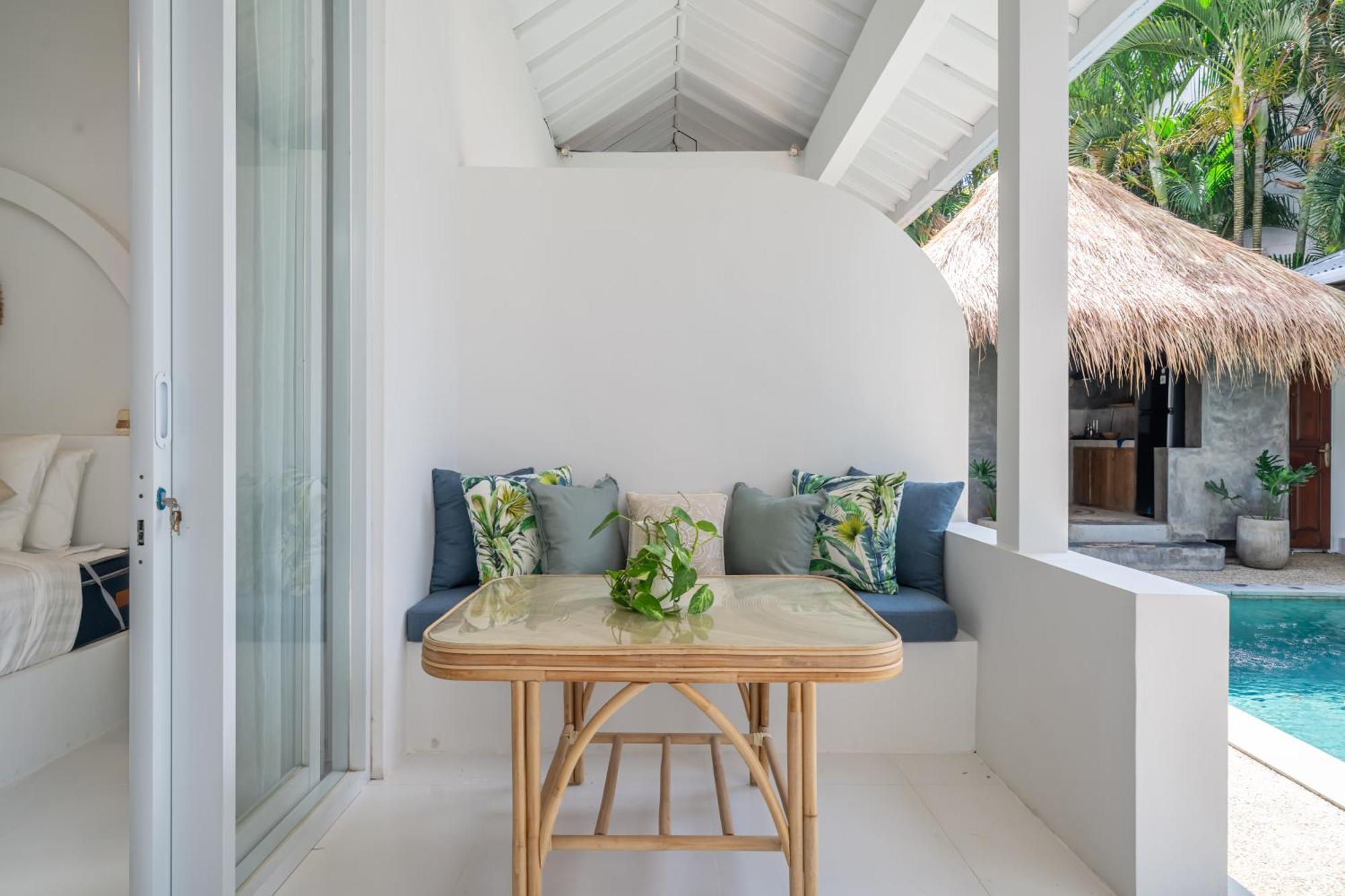 The Hepburn Stylish Single Room Guesthouse With Shared Pool 900M From Seminyak Beach