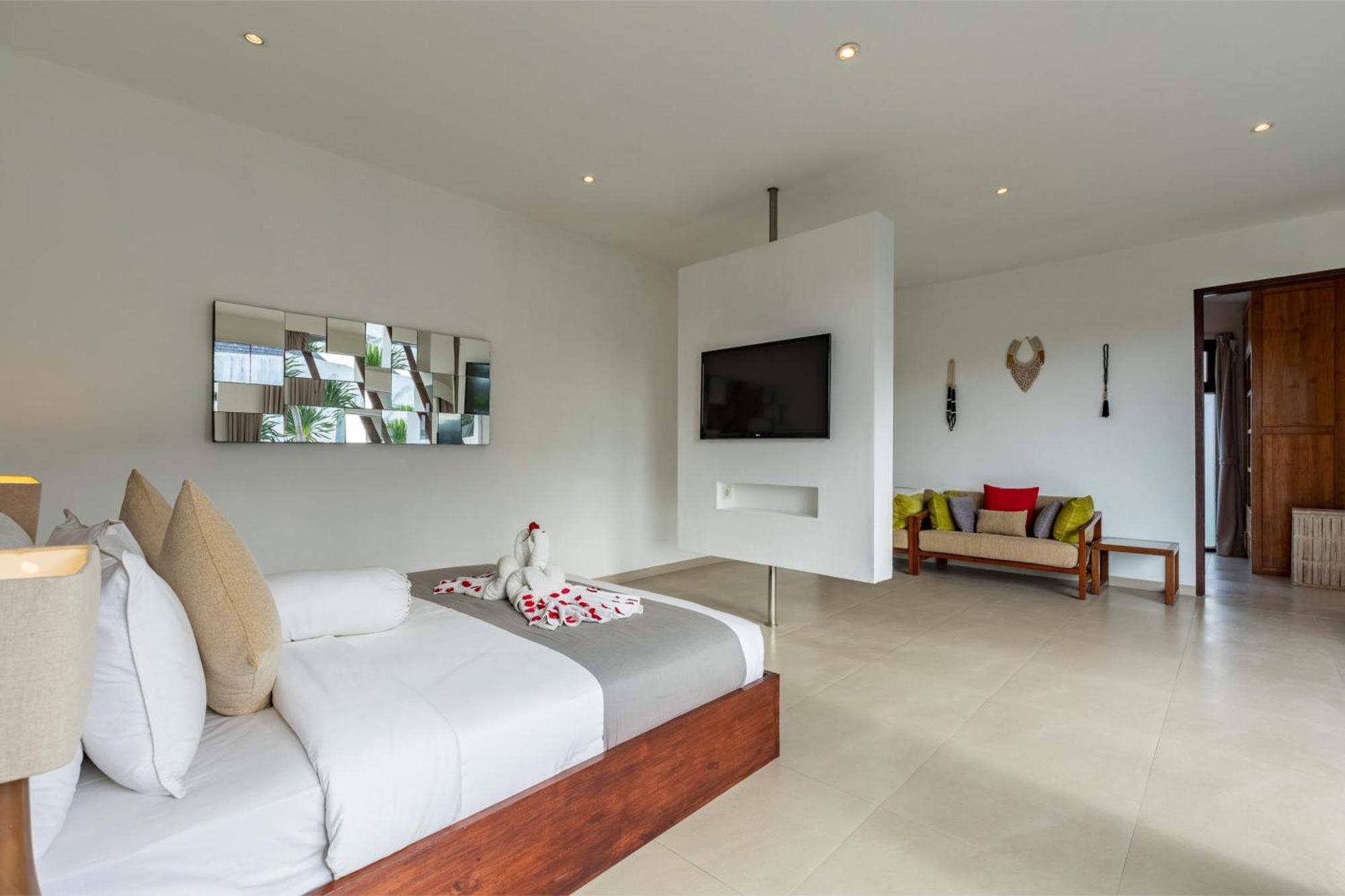 Villa Spacious 4br With Pool In Seminyak (Bali)