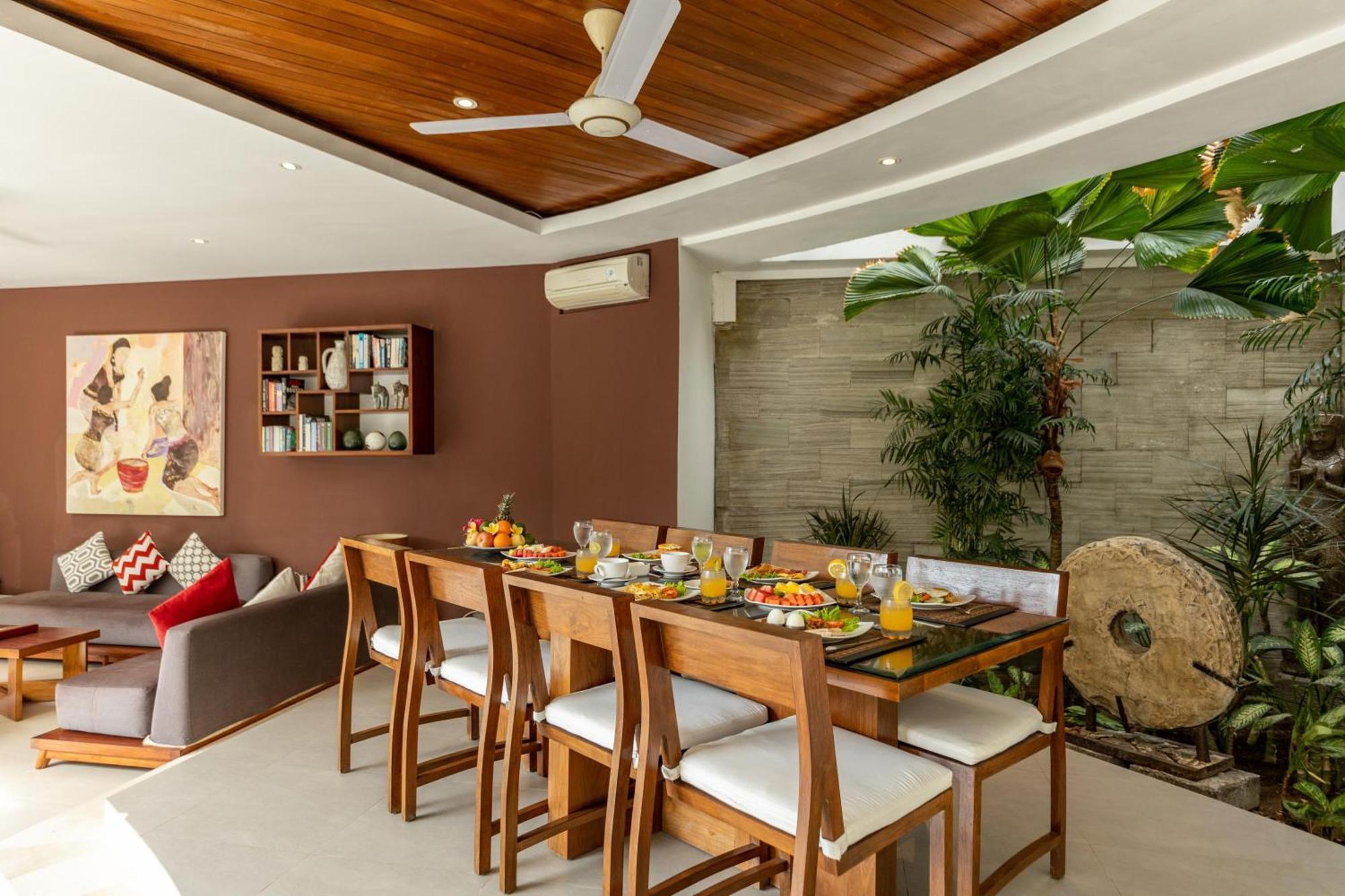 Villa Spacious 4br With Pool In
