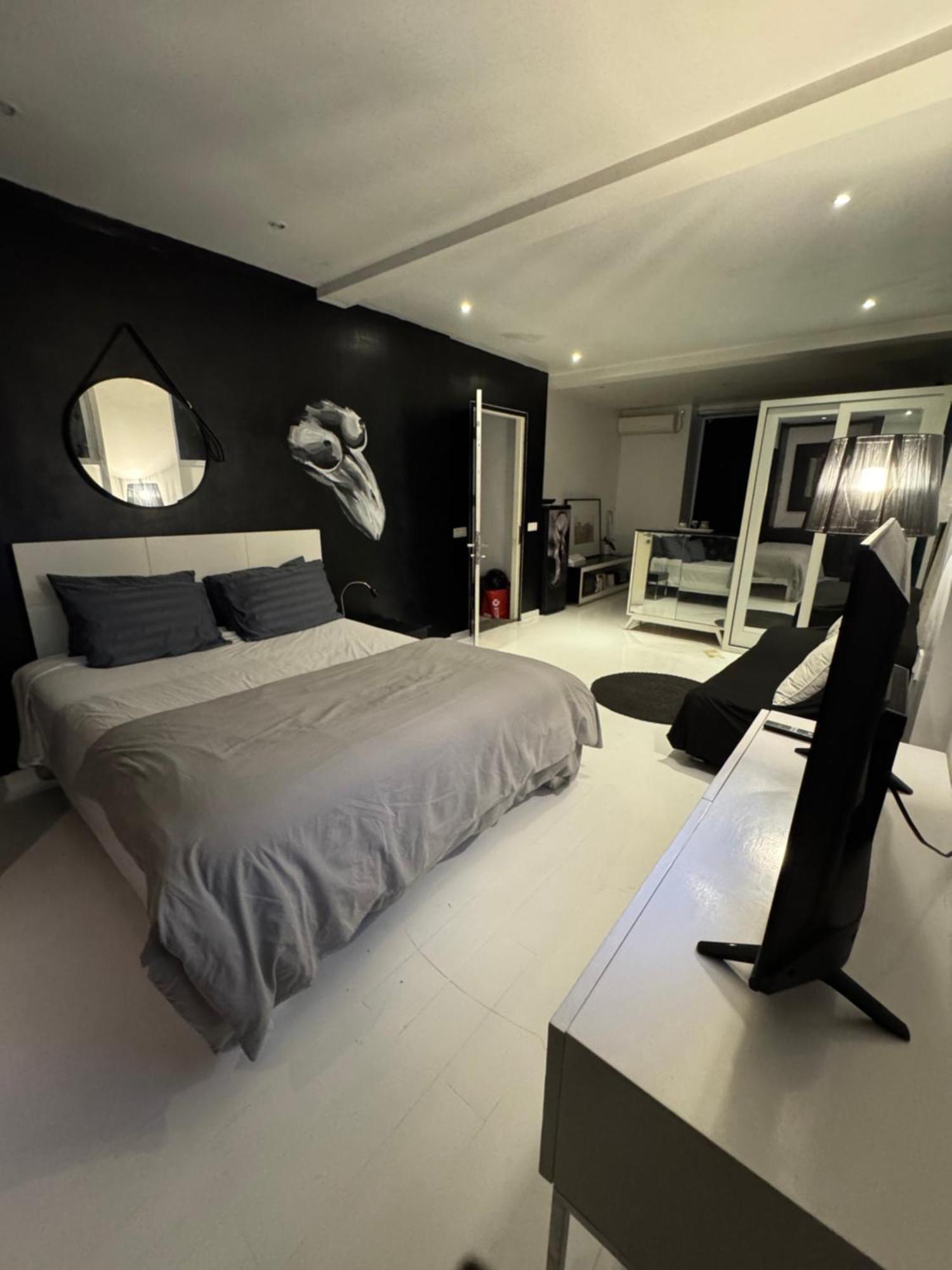 Minimalist Long Term *