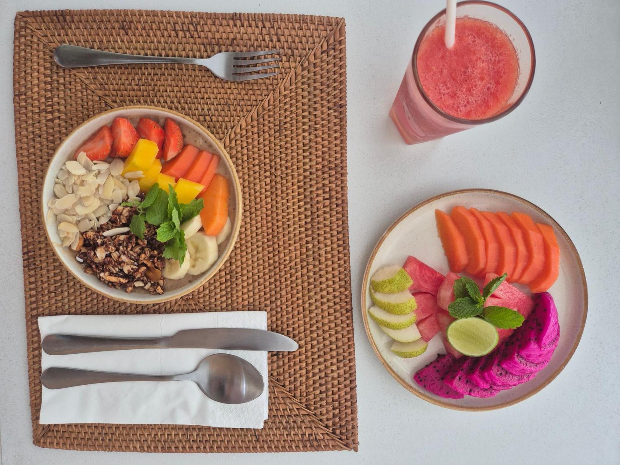 The Hepburn Stylish Single Room Guesthouse With Shared Pool 900M From Seminyak Beach *
