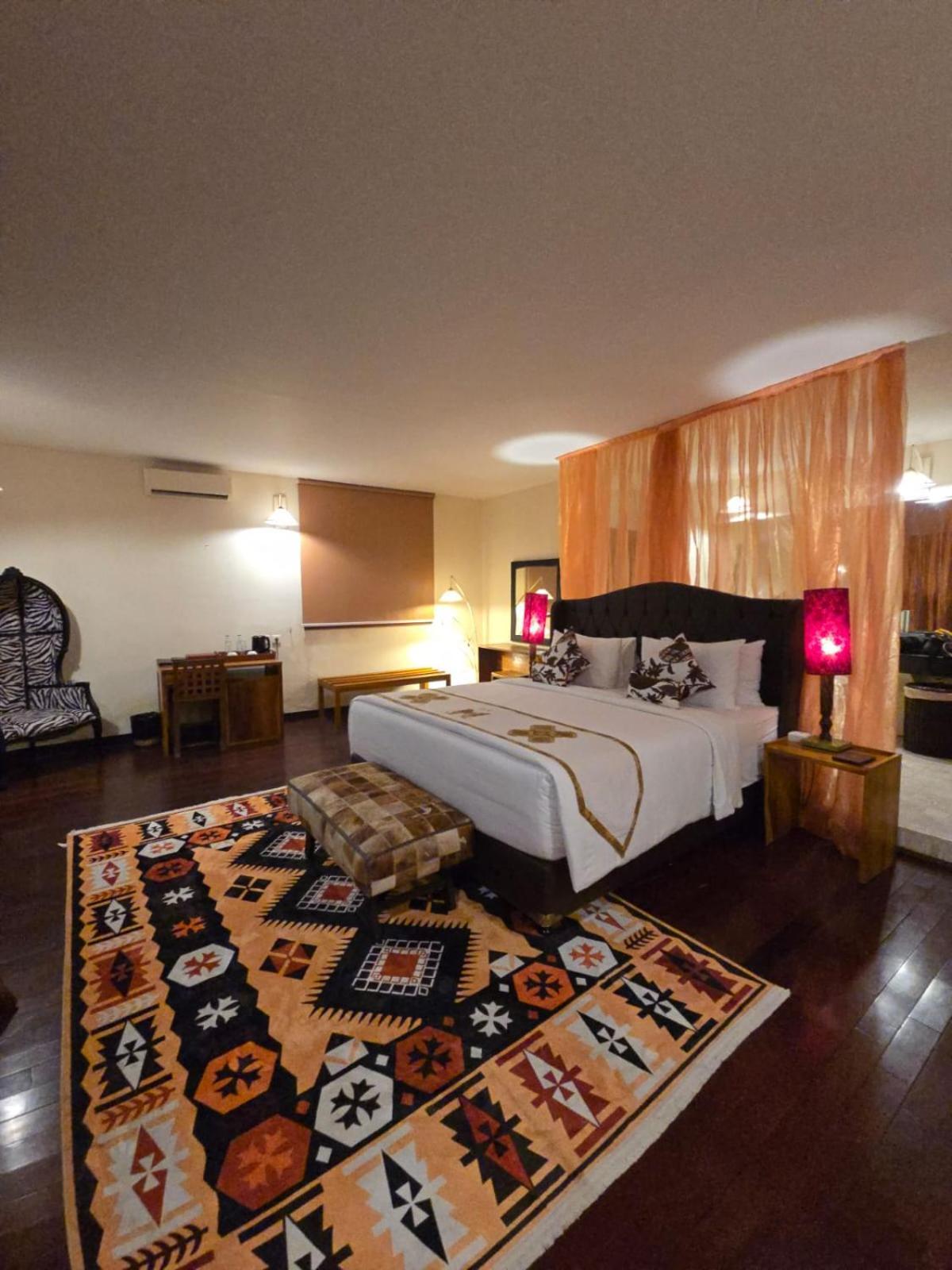 Hotel Sky 4*