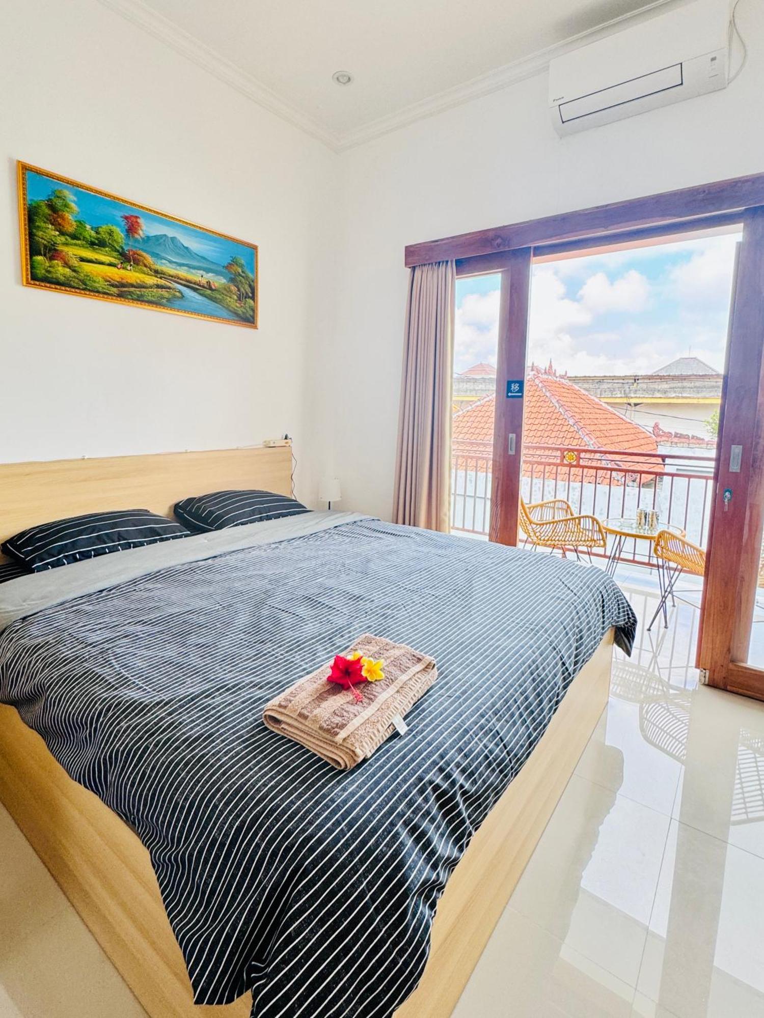Y&j Aparthotel