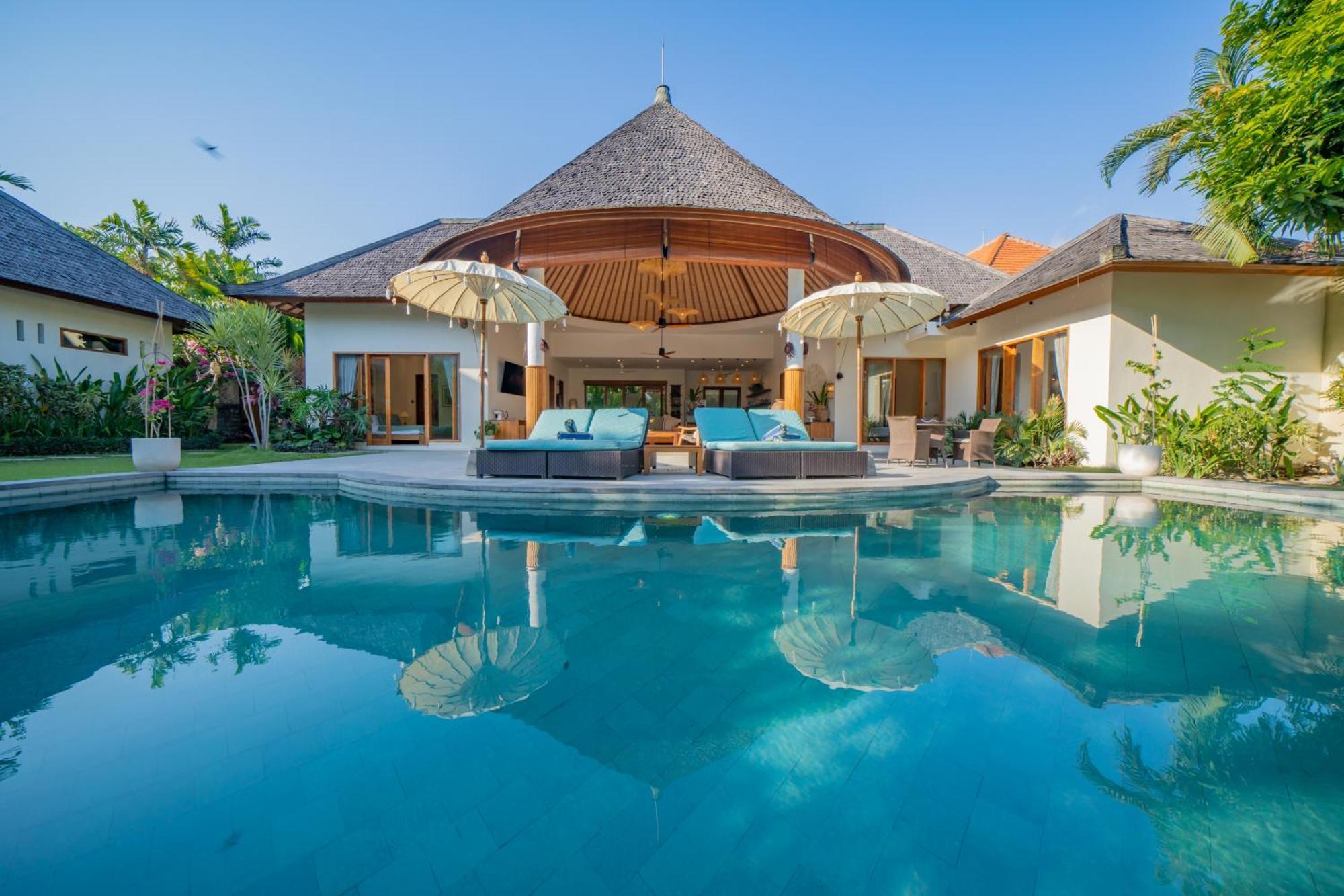 Lea Luxury Oasis In Umalas With Private Pool 4br Villa *